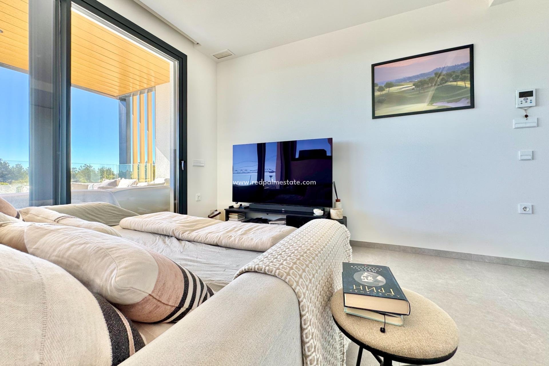 Reventa - Apartamento -
Orihuela Costa - Las Colinas Golf