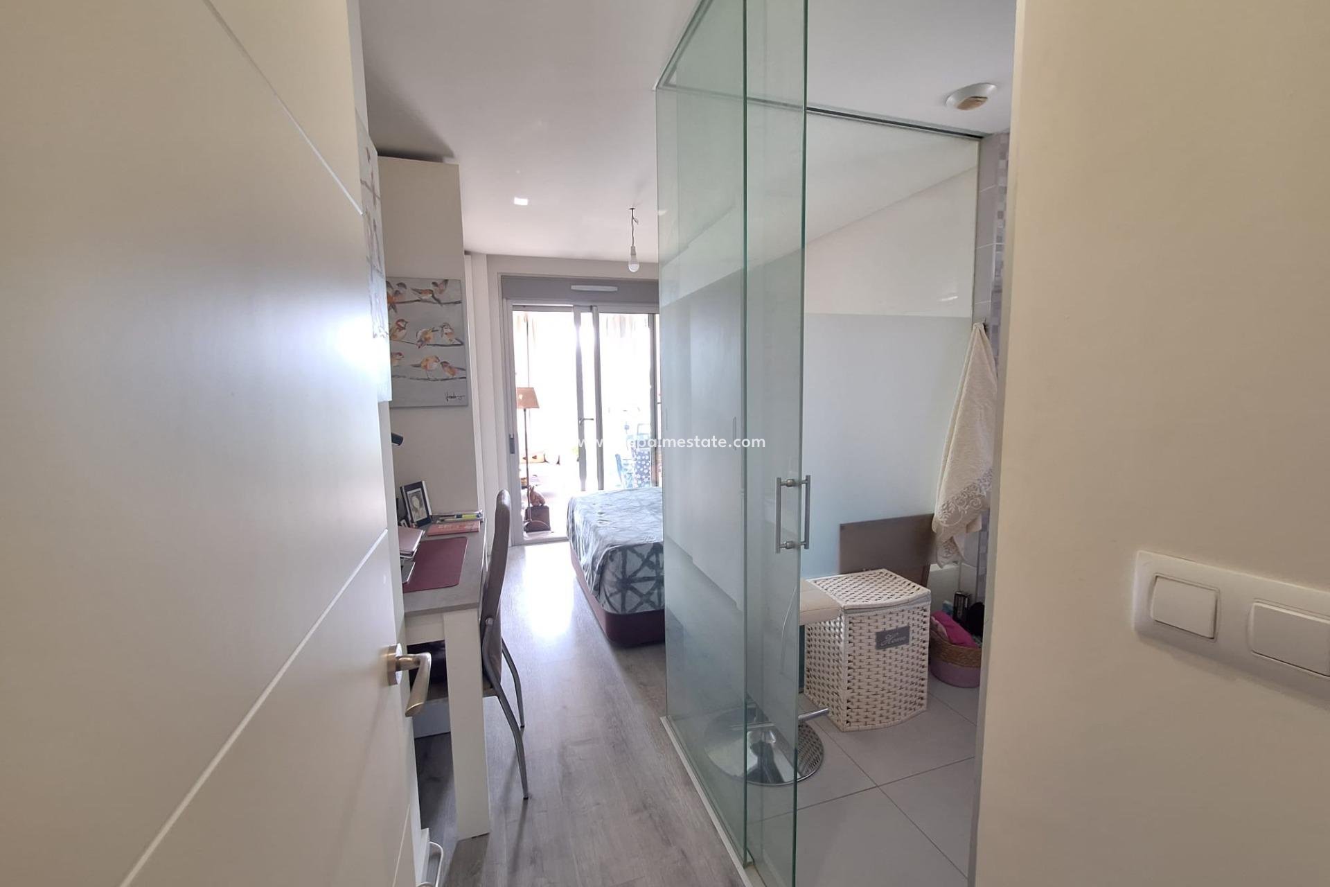 Reventa - Apartamento -
Orihuela Costa - Los Dolses