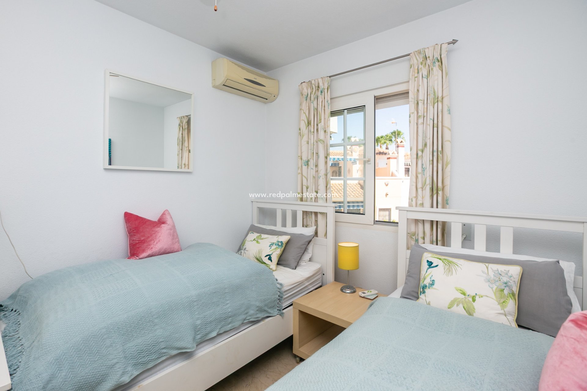Reventa - Apartamento -
Orihuela Costa - Playa Flamenca