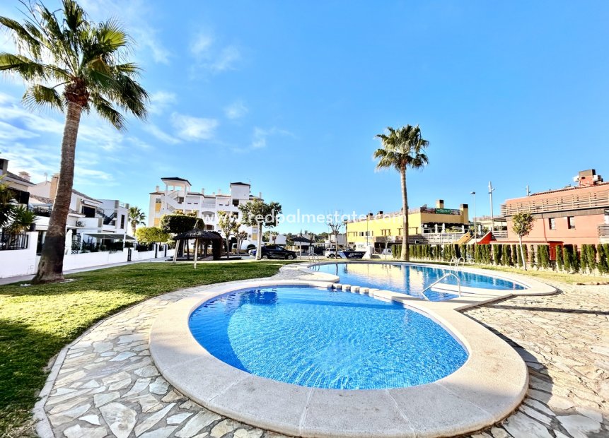 Reventa - Apartamento -
Orihuela Costa - Villamartín