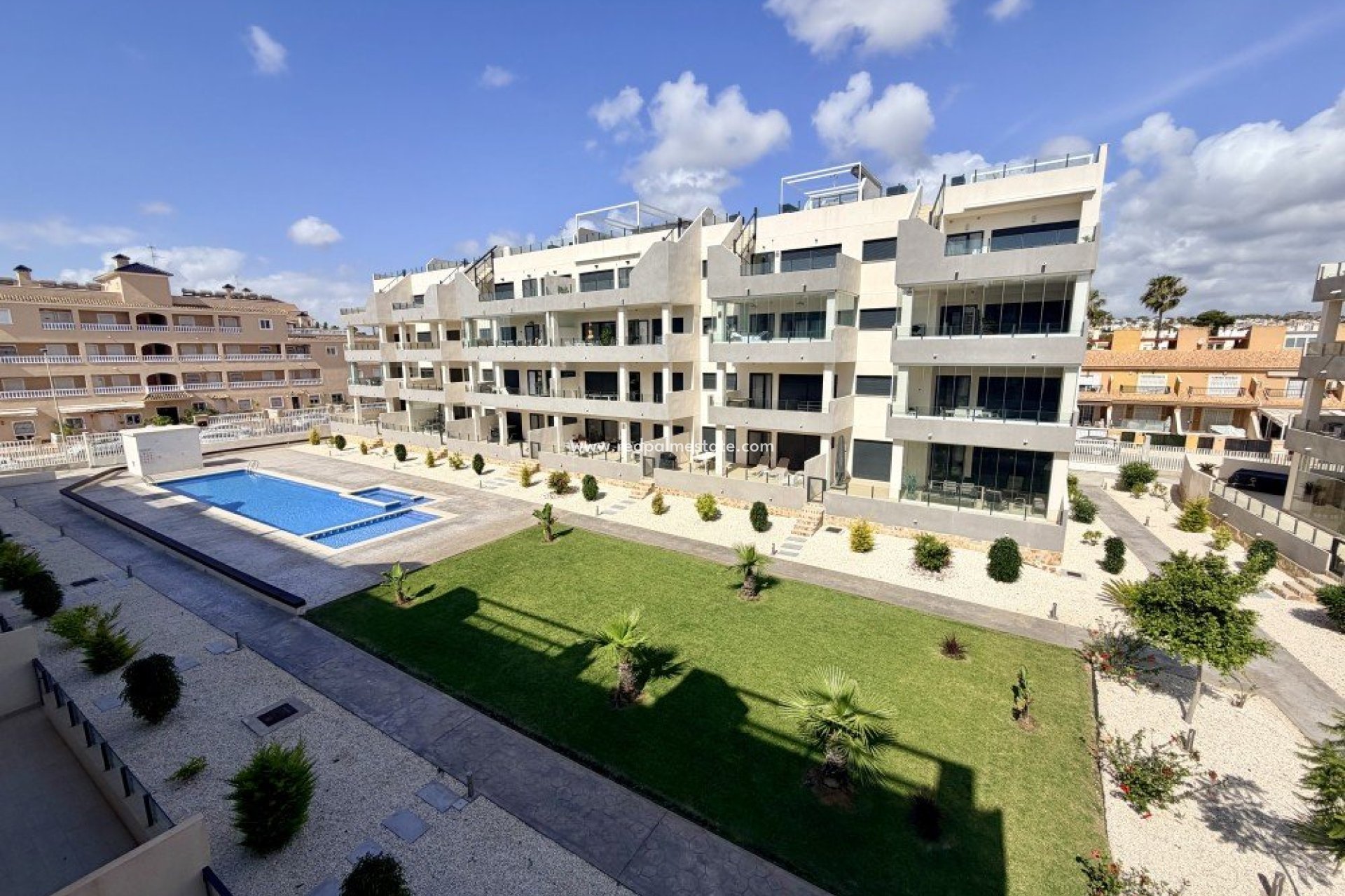 Reventa - Apartamento -
Orihuela Costa