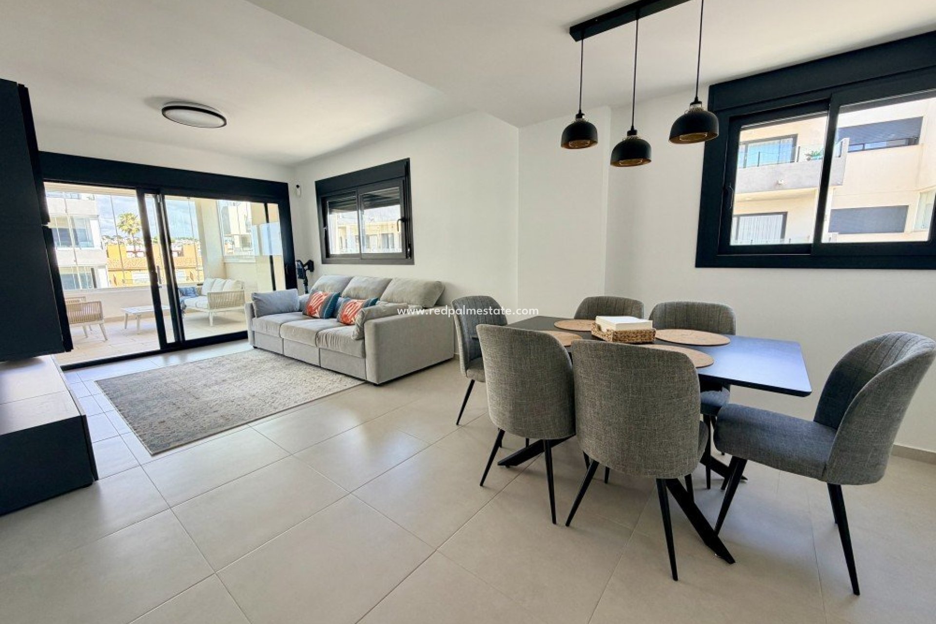 Reventa - Apartamento -
Orihuela Costa