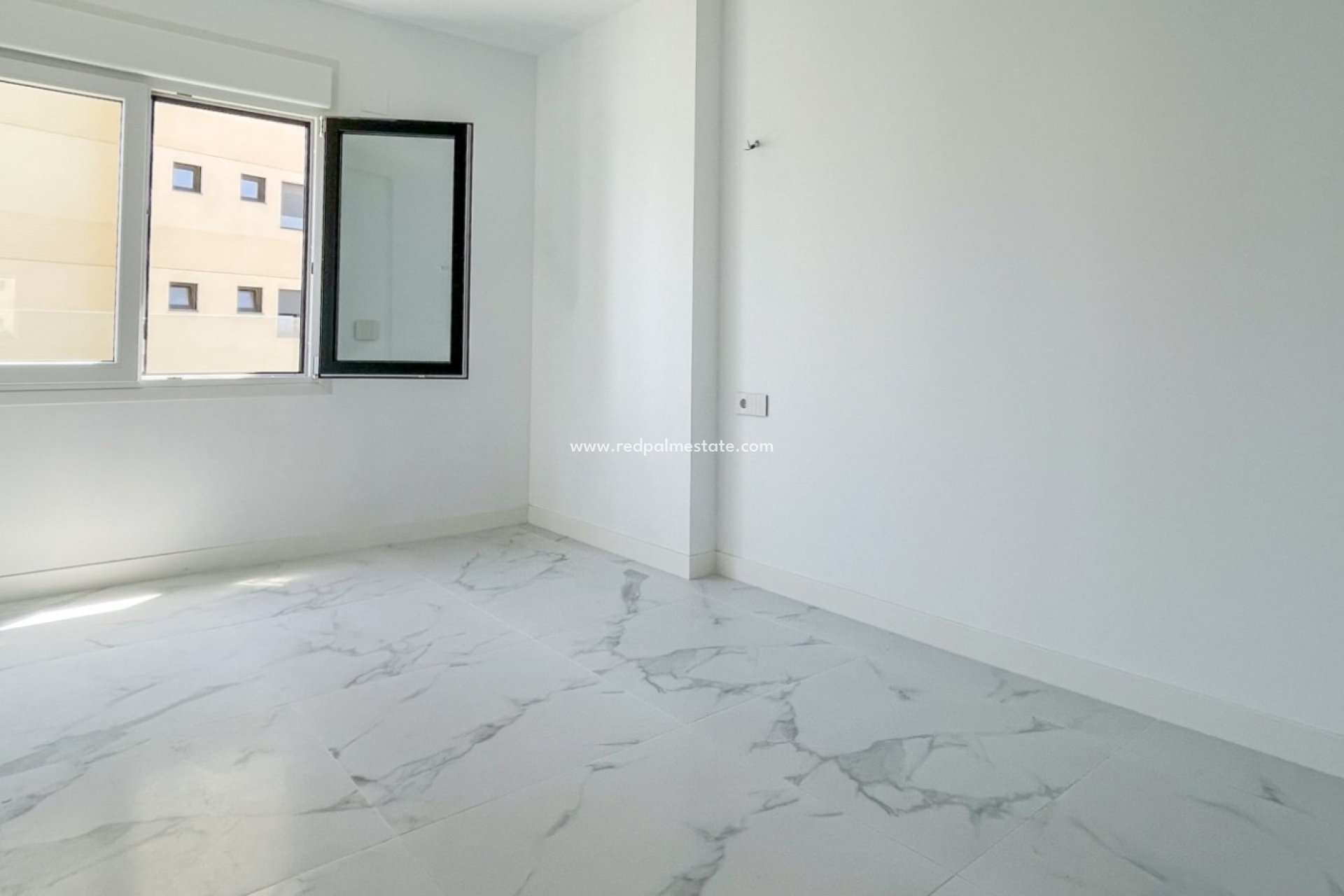Reventa - Apartamento -
Orihuela Costa