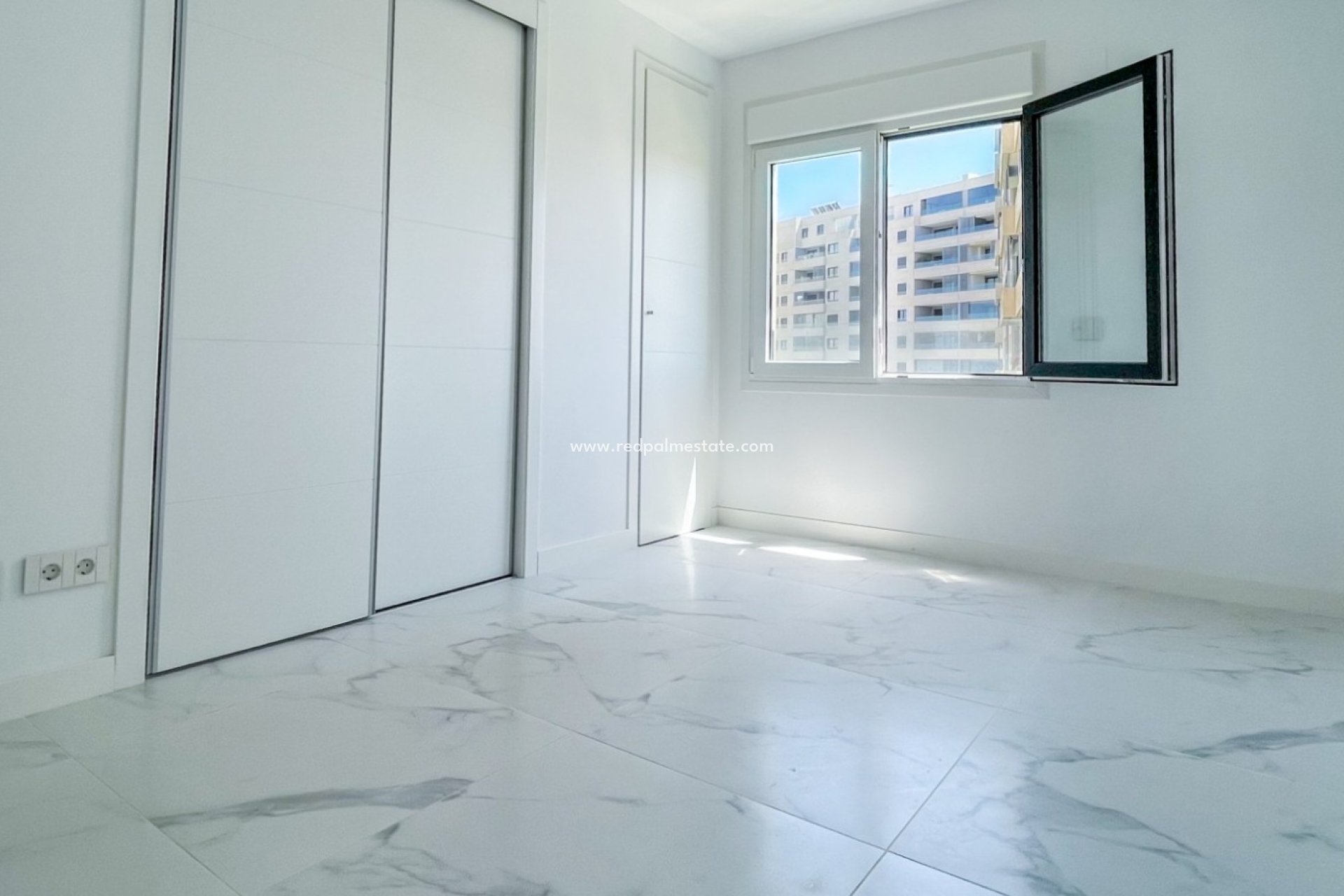 Reventa - Apartamento -
Orihuela Costa