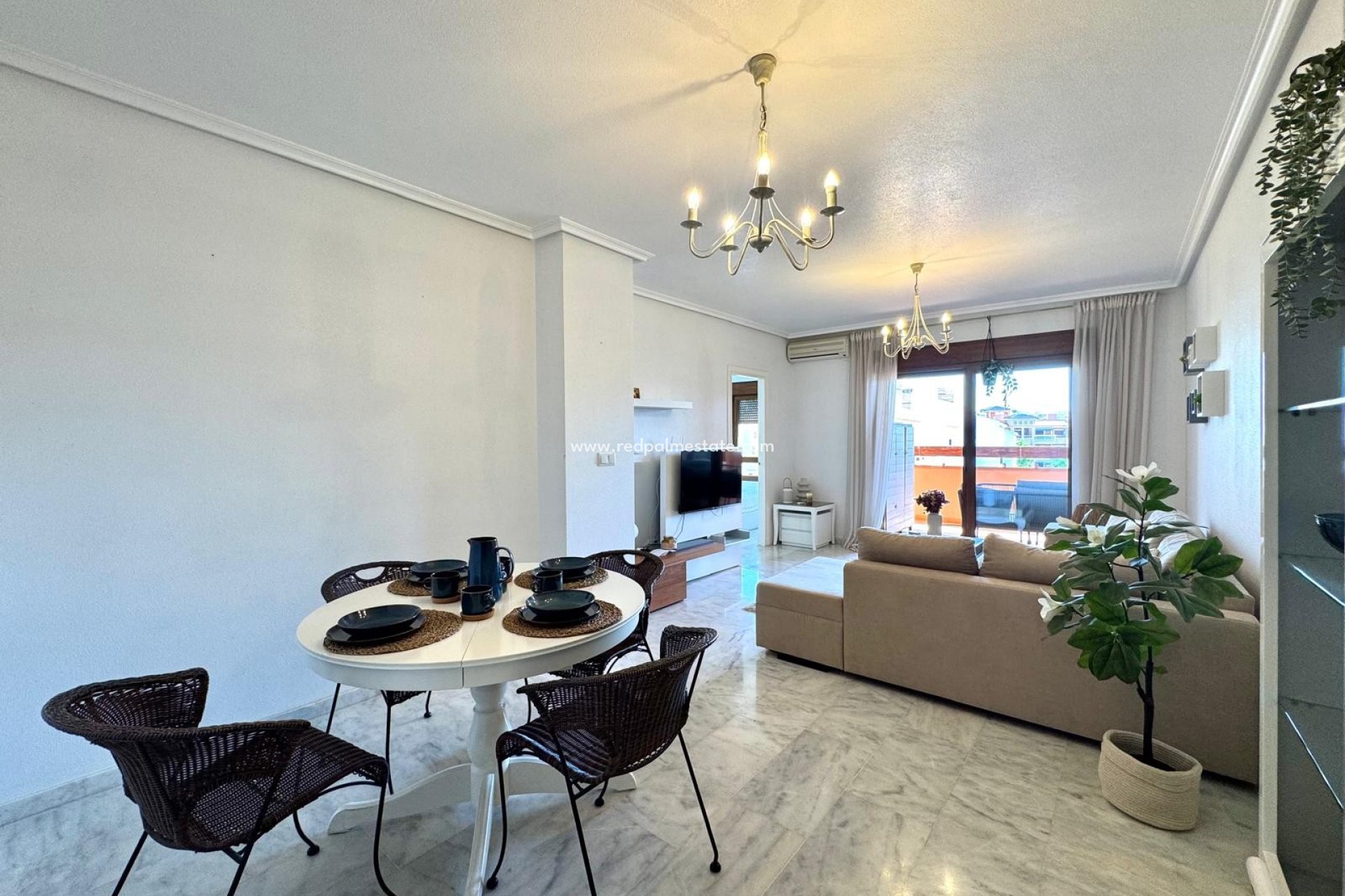 Reventa - Apartamento -
Orihuela Costa