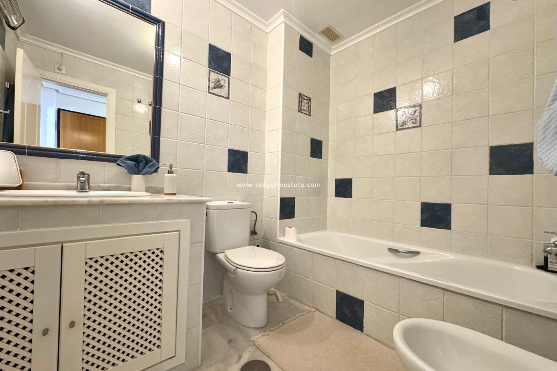 Reventa - Apartamento -
Orihuela Costa