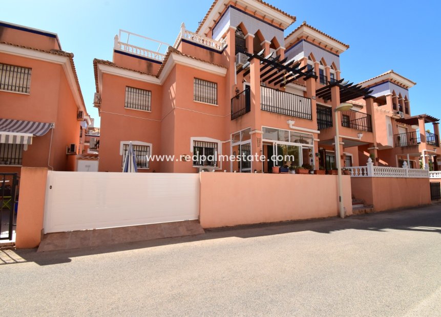 Reventa - Apartamento -
Orihuela Costa