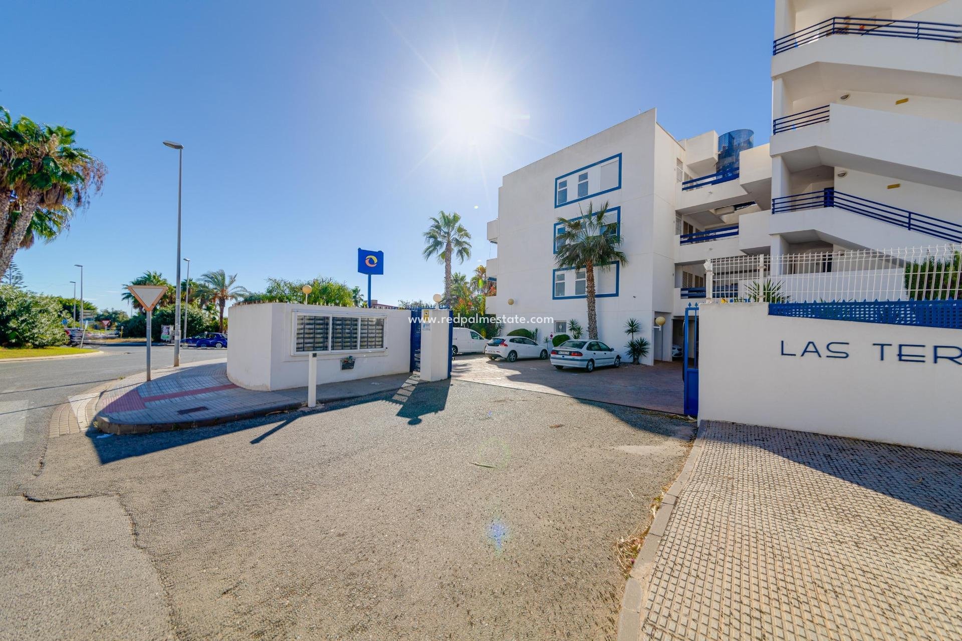 Reventa - Apartamento -
Orihuela Costa