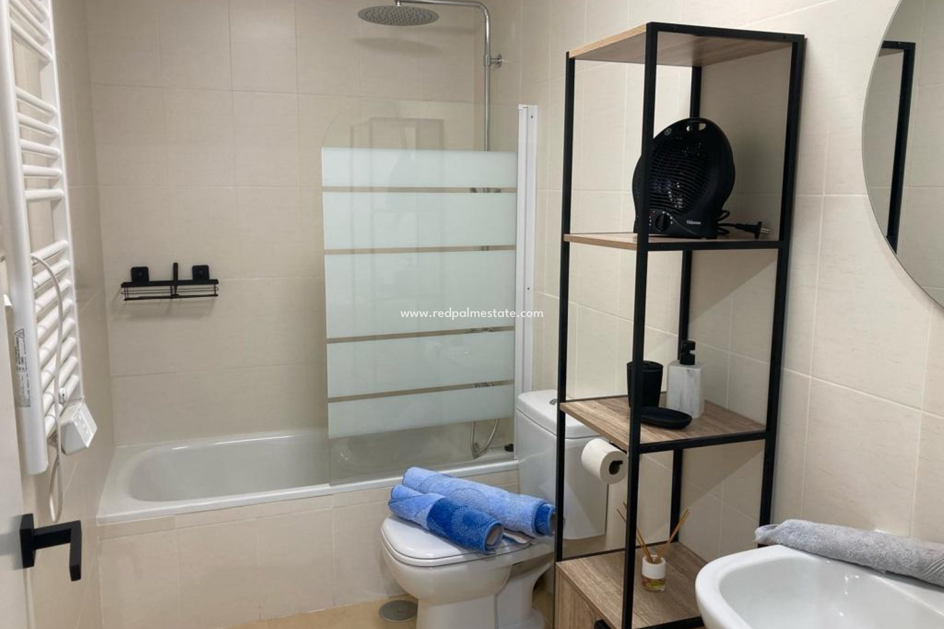 Reventa - Apartamento -
ROLDAN - Inland