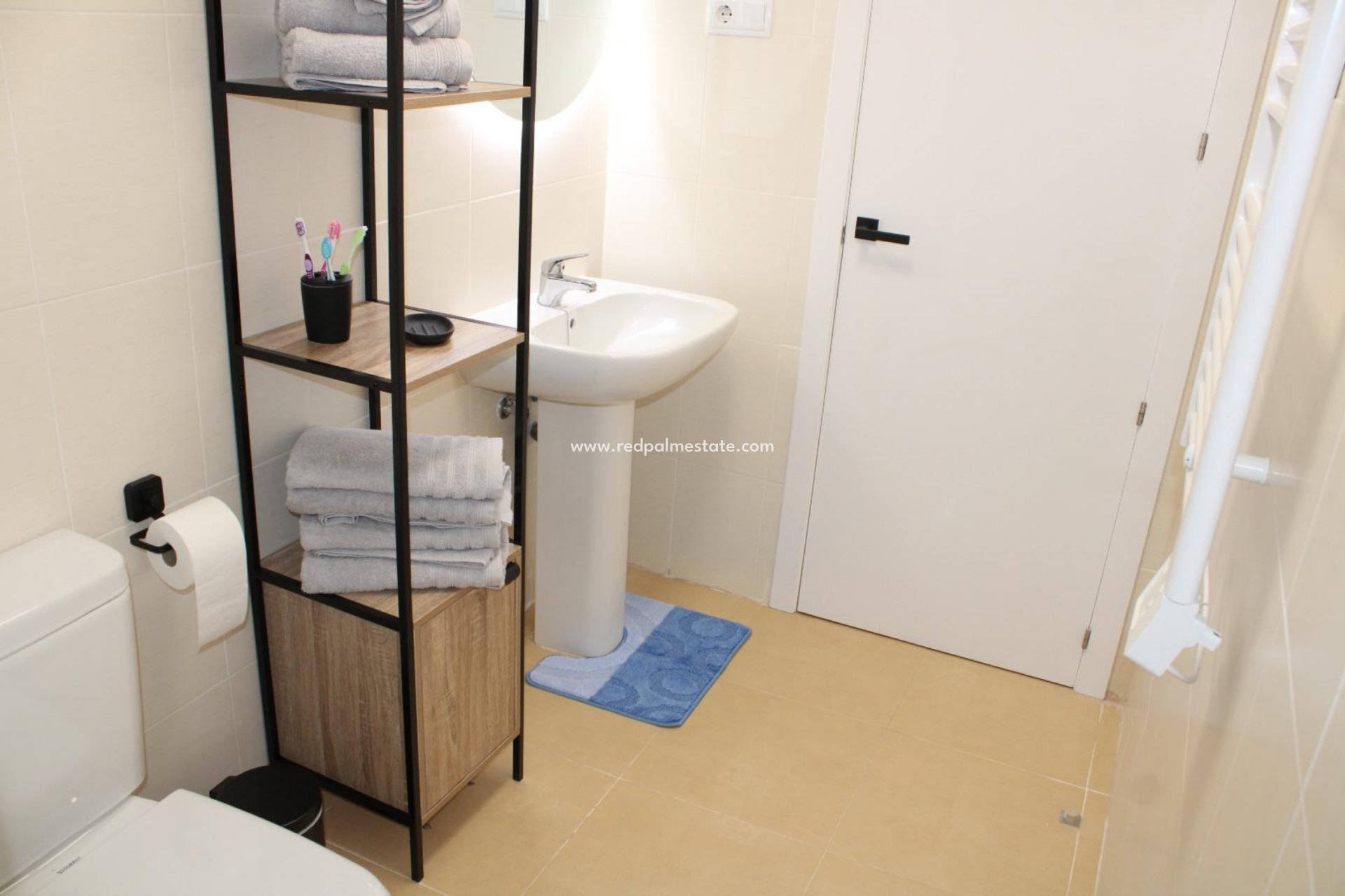 Reventa - Apartamento -
ROLDAN - Inland