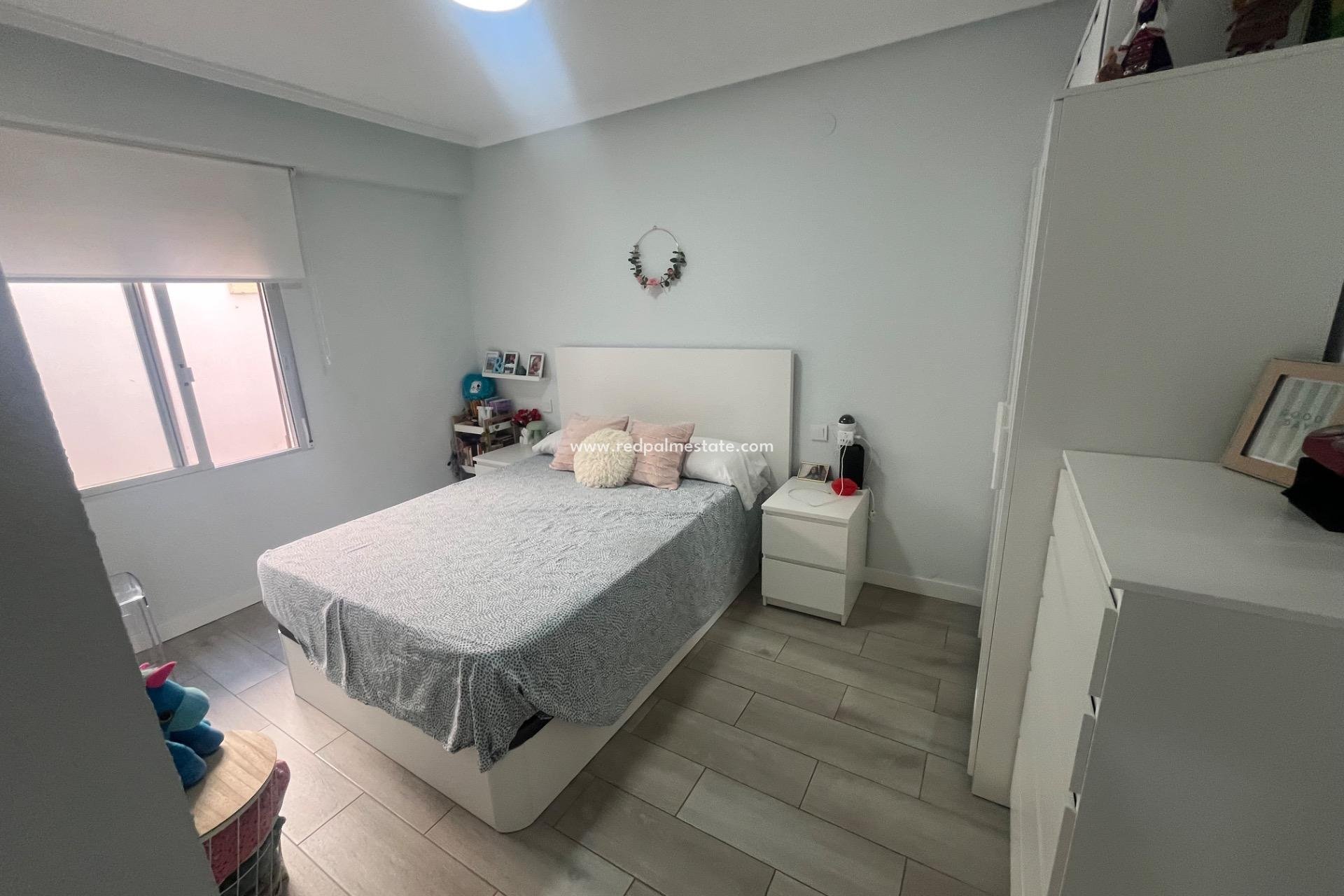 Reventa - Apartamento -
San Fulgencio - San Fulgencio Pueblo