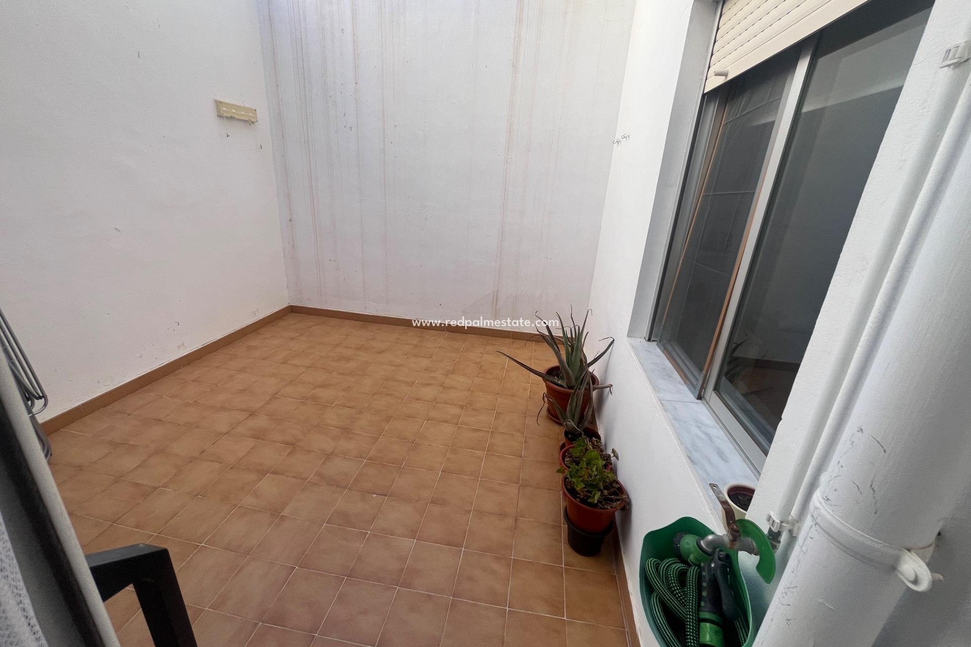 Reventa - Apartamento -
San Fulgencio - San Fulgencio Pueblo