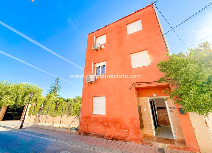 Reventa - Apartamento -
San Miguel de Salinas - Inland