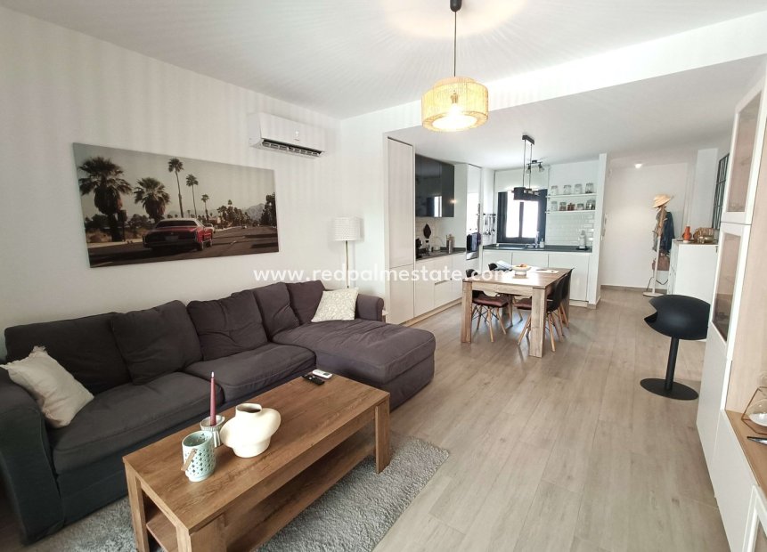 Reventa - Apartamento -
San Miguel de Salinas - Inland