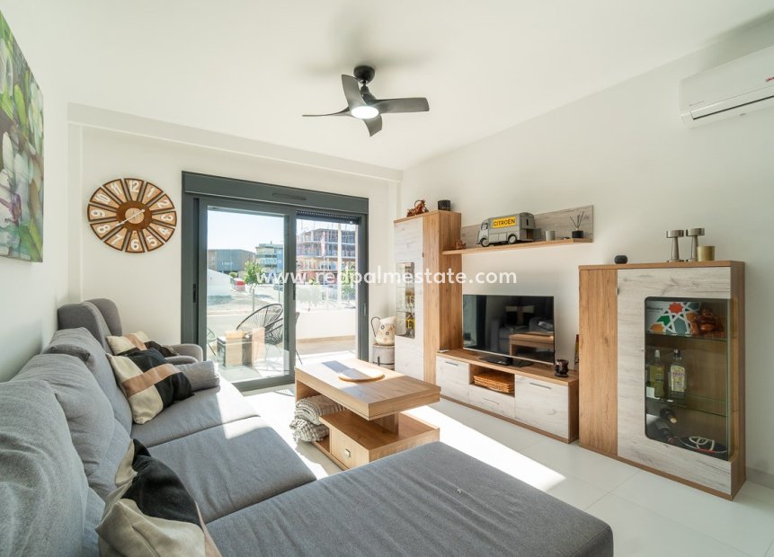 Reventa - Apartamento -
San Miguel de Salinas - Inland