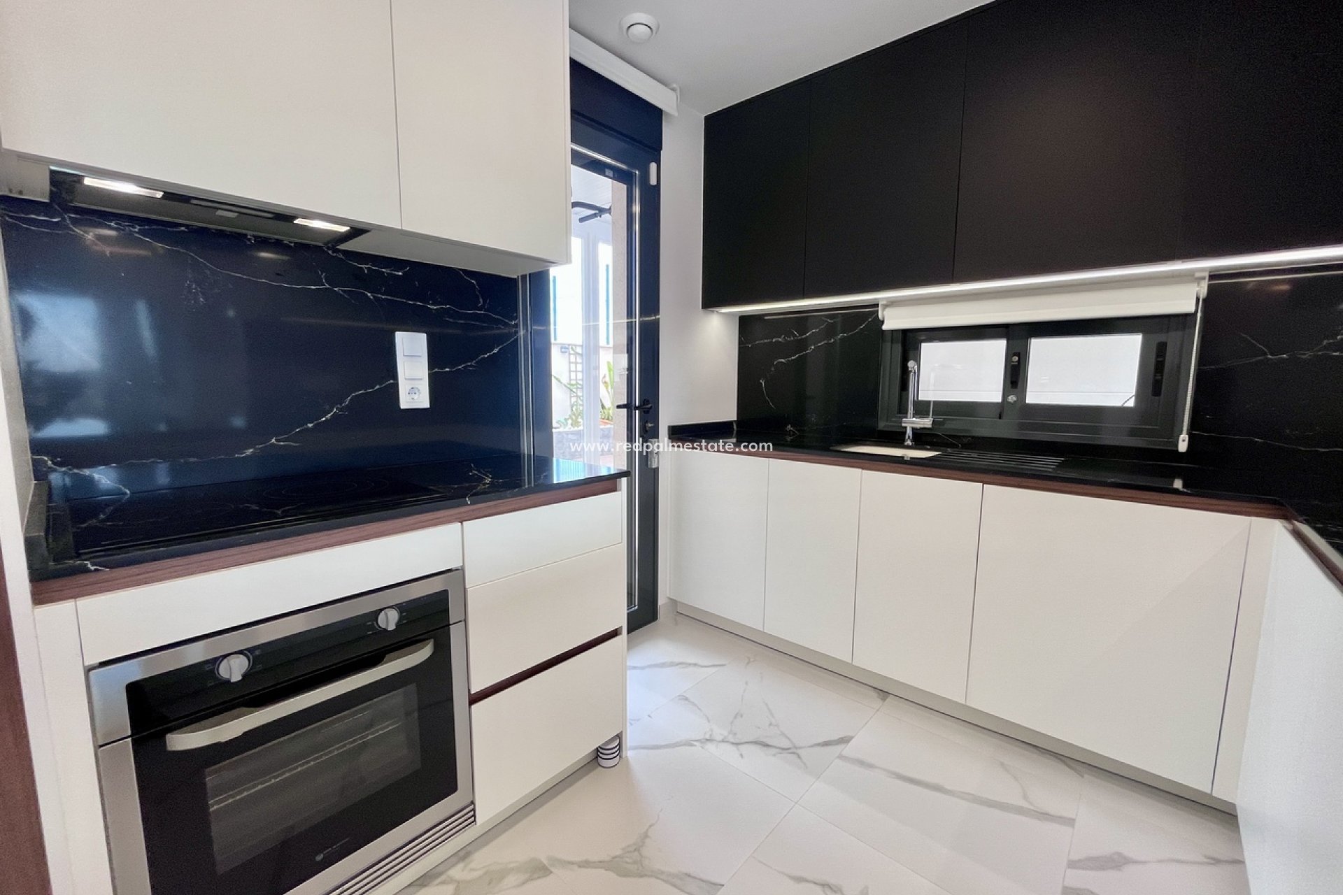 Reventa - Apartamento -
San Miguel de Salinas - Inland