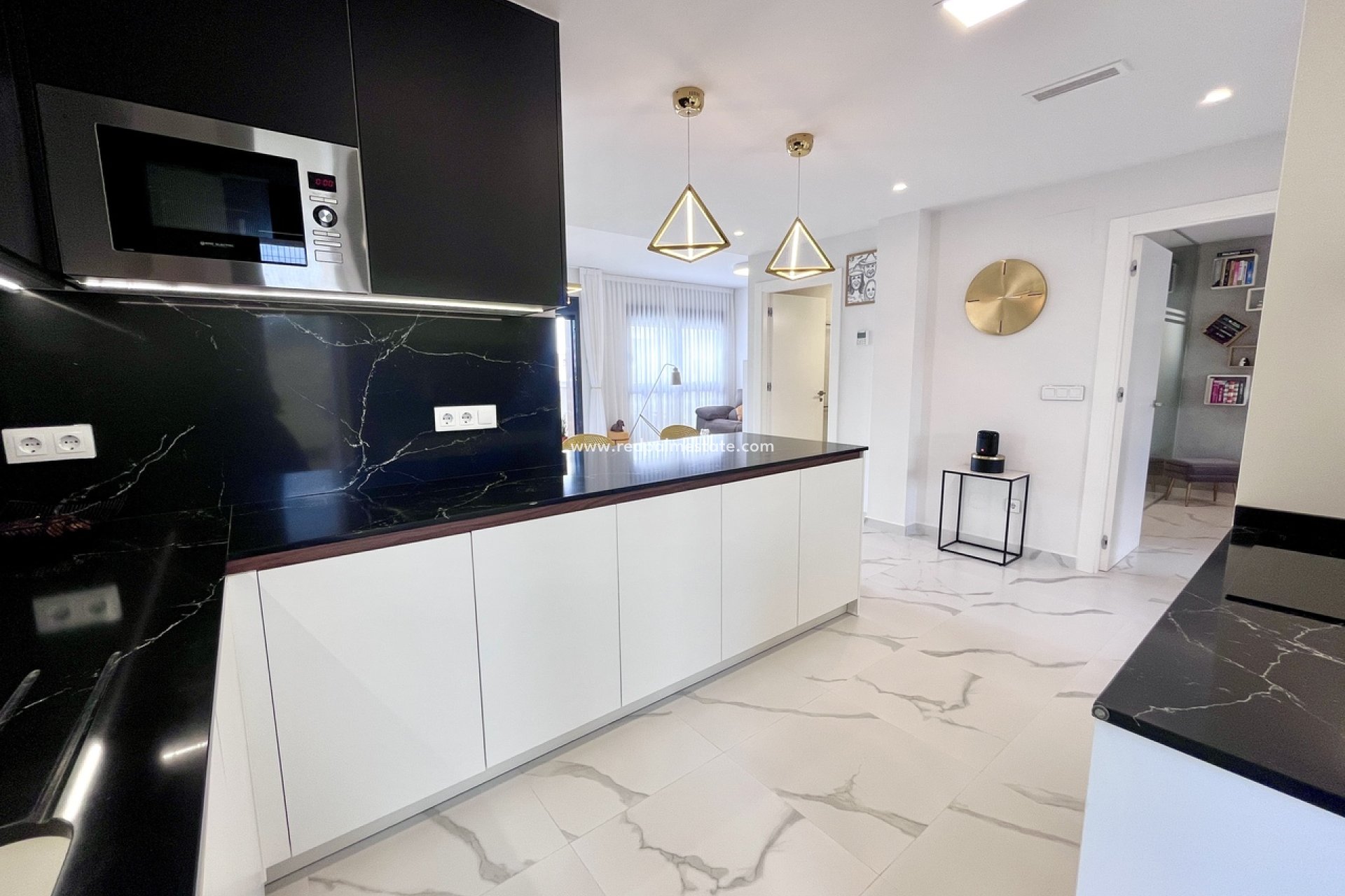 Reventa - Apartamento -
San Miguel de Salinas - Inland