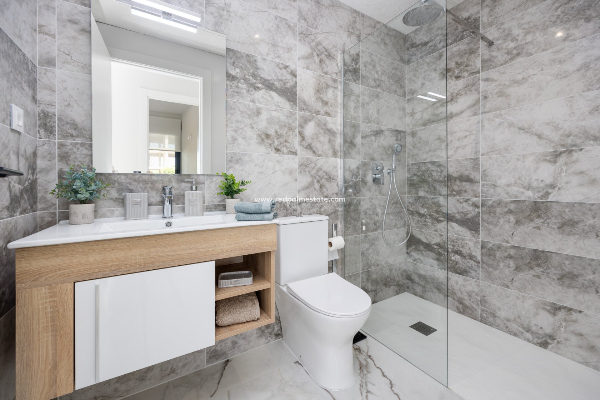 Reventa - Apartamento -
San Miguel de Salinas