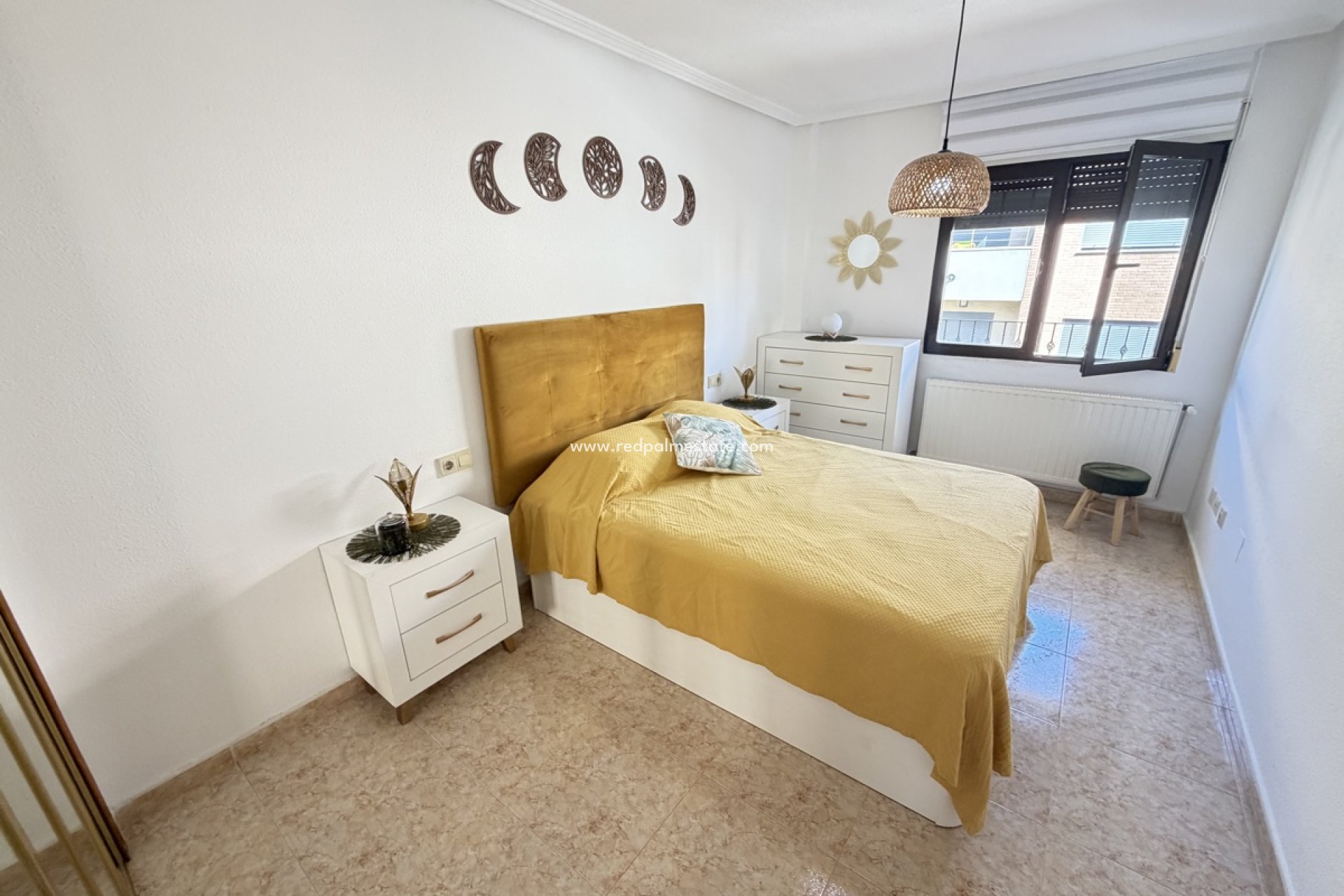 Reventa - Apartamento -
San Miguel de Salinas