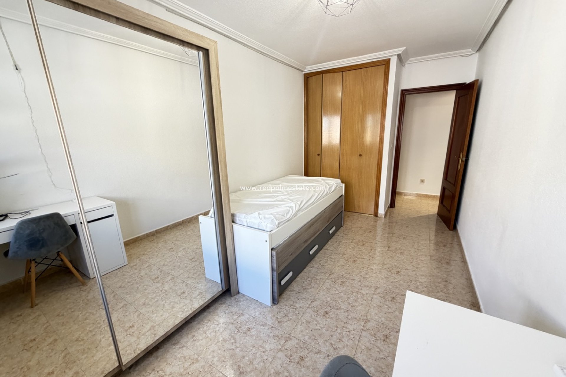 Reventa - Apartamento -
San Miguel de Salinas