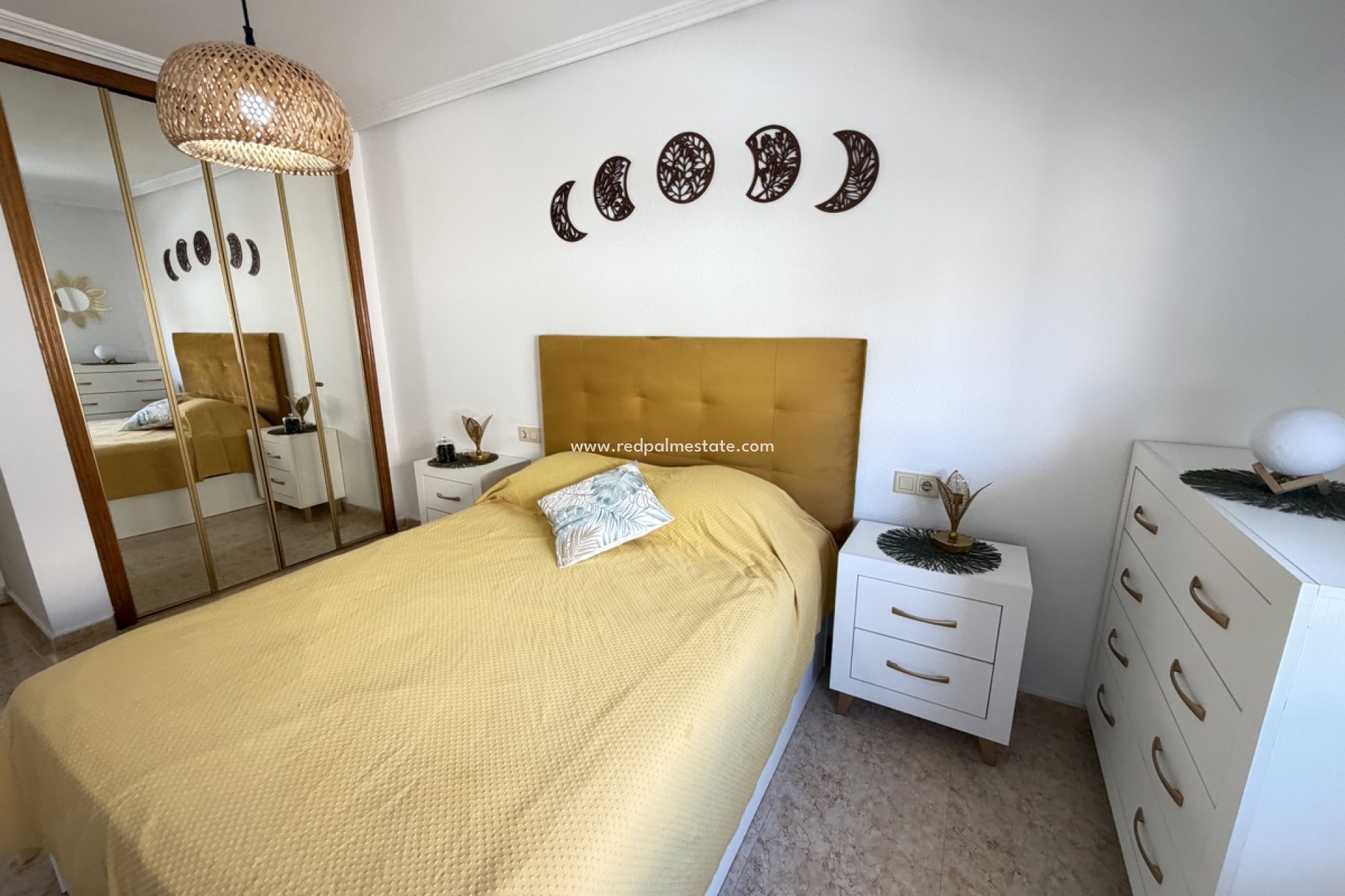Reventa - Apartamento -
San Miguel de Salinas