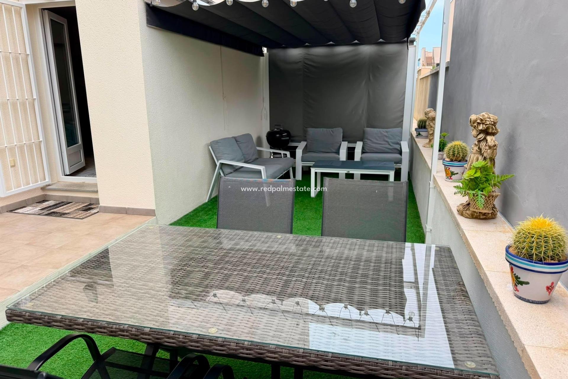 Reventa - Apartamento -
Torrevieja - Aguas Nuevas