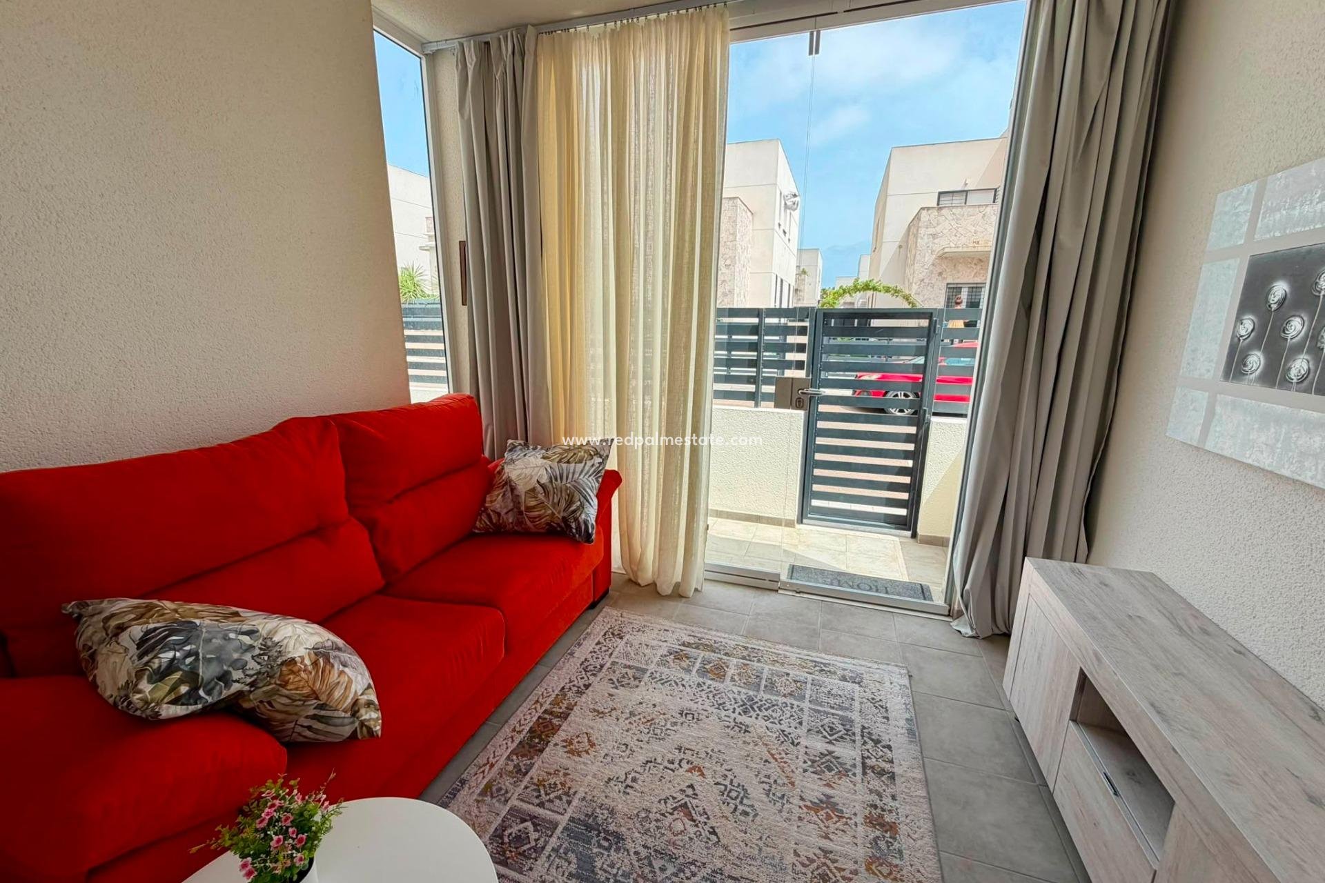 Reventa - Apartamento -
Torrevieja - Aguas Nuevas