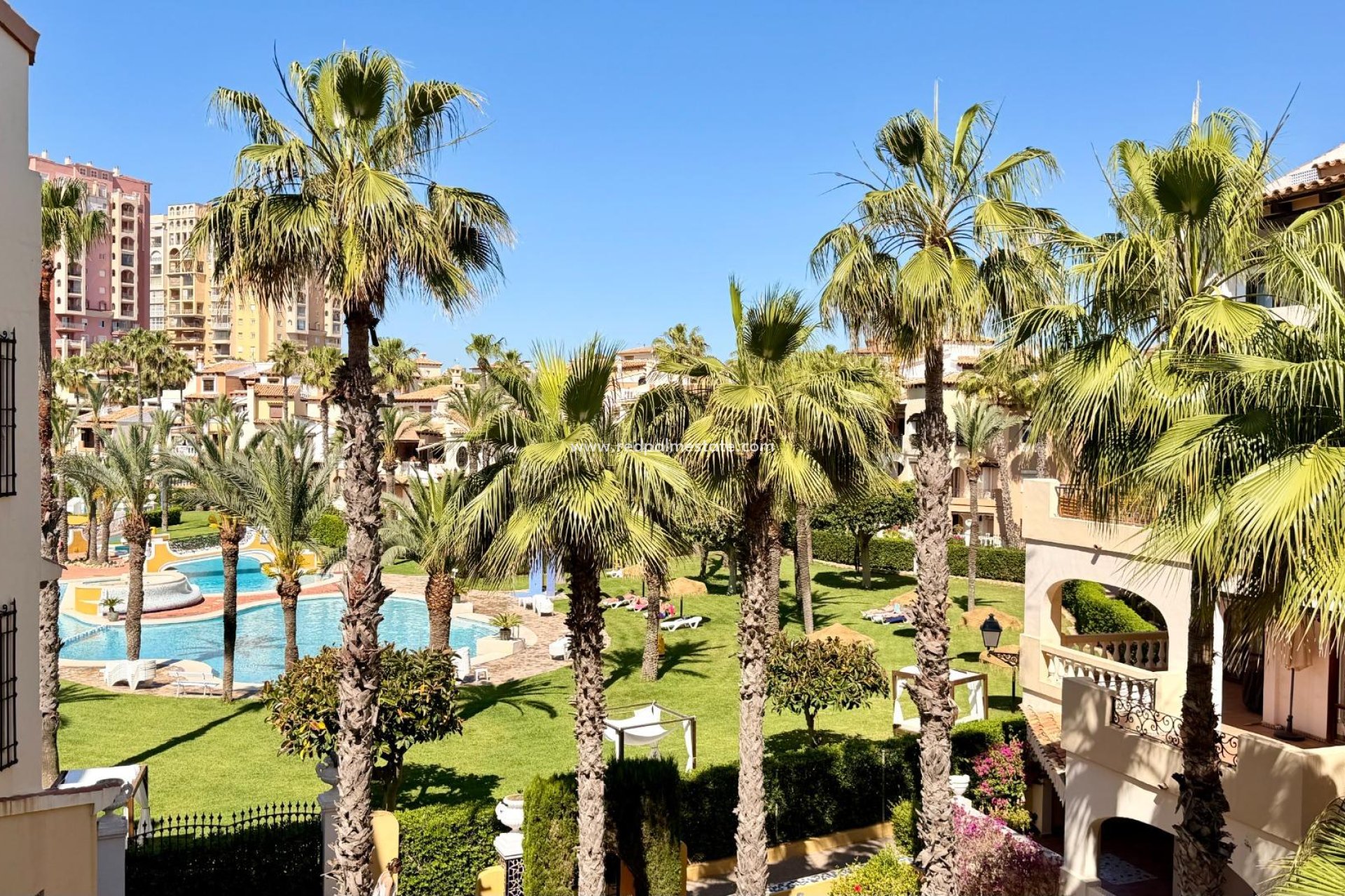Reventa - Apartamento -
Torrevieja - Aldea Del Mar