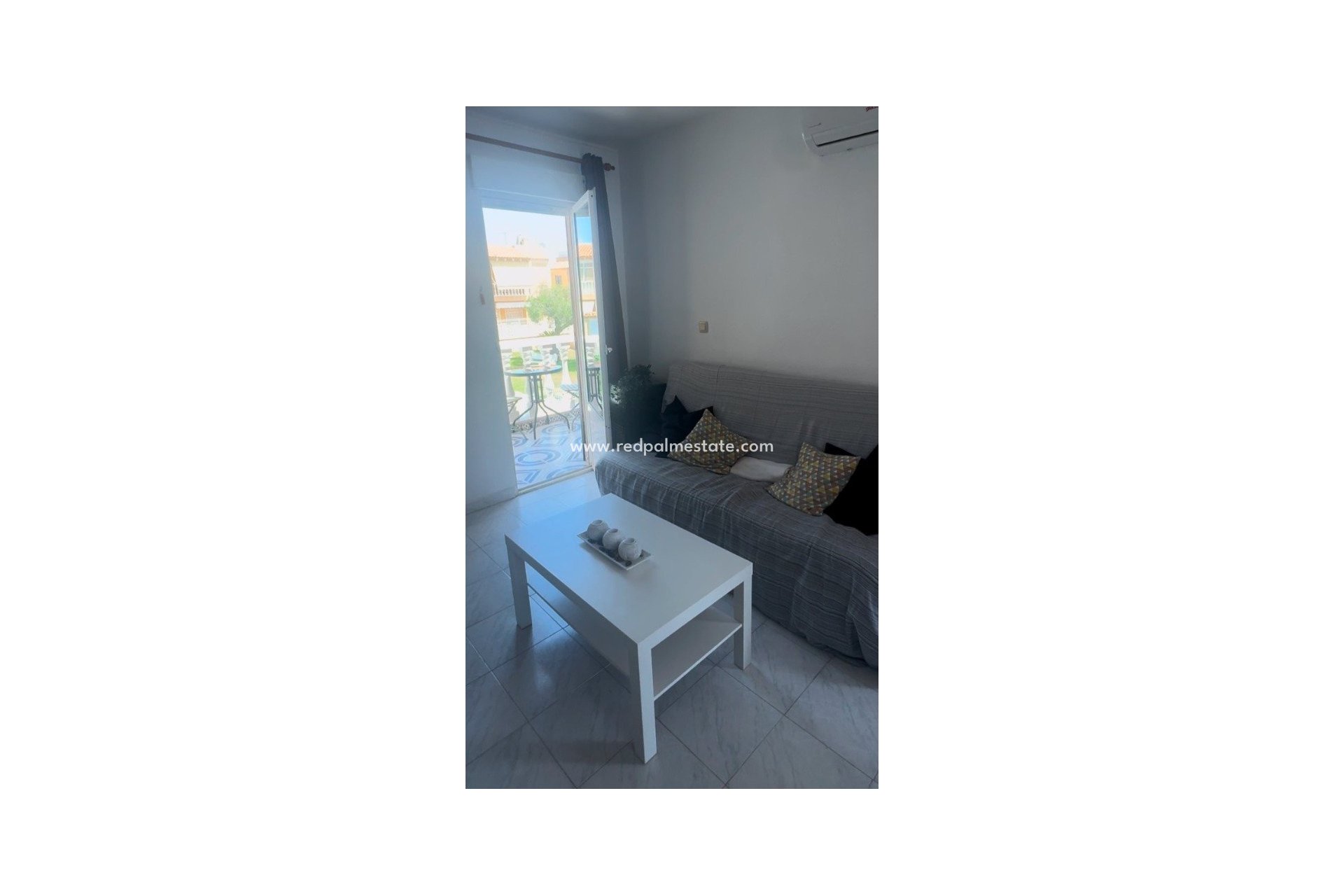 Reventa - Apartamento -
Torrevieja - Auguas Neuvas