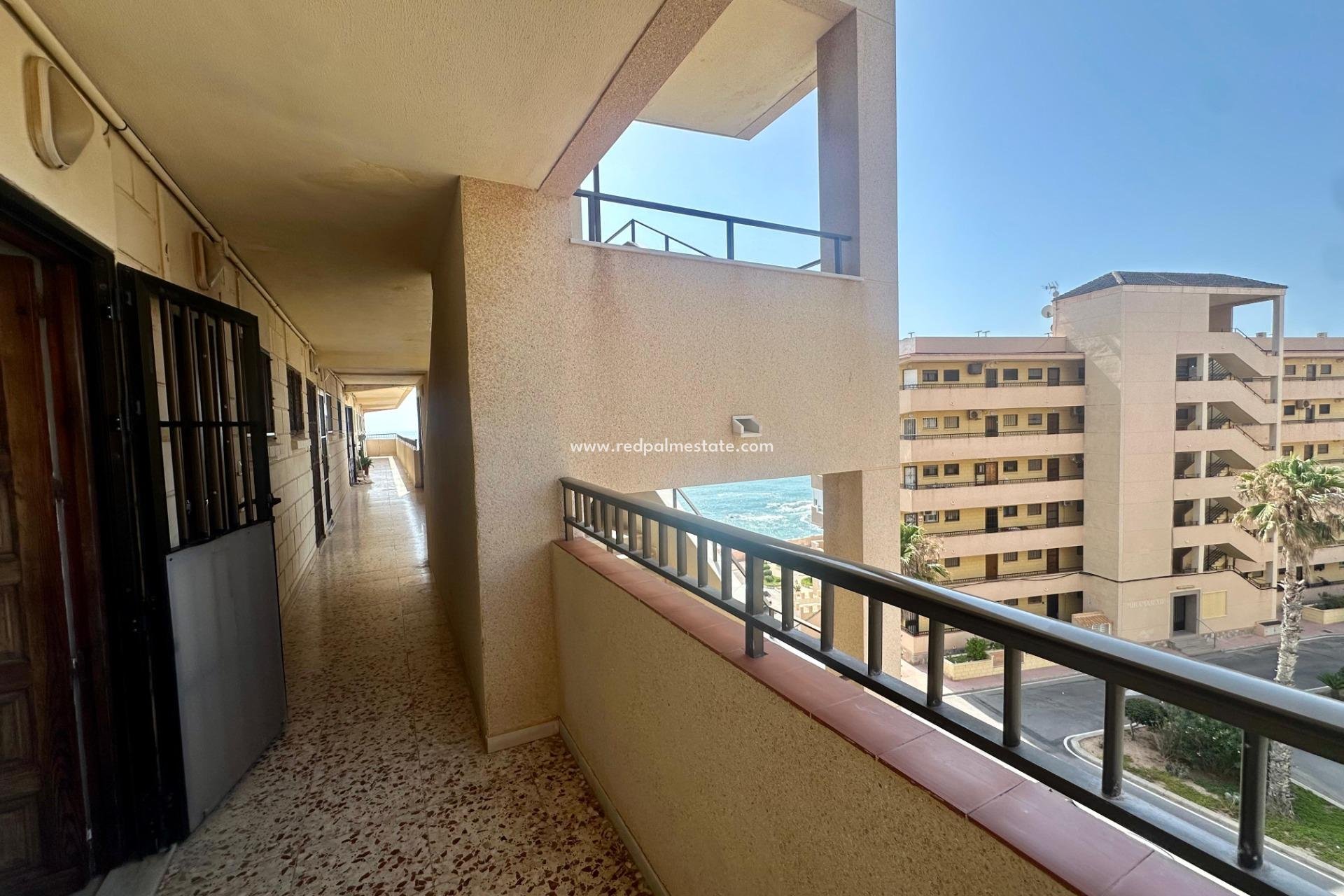 Reventa - Apartamento -
Torrevieja - Cabo cervera