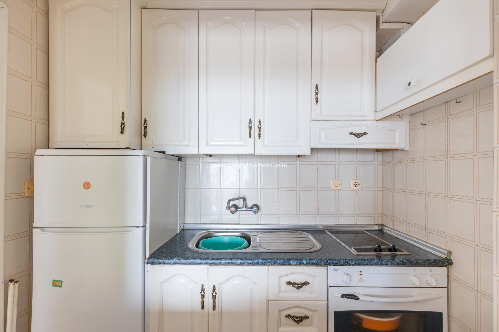 Reventa - Apartamento -
Torrevieja - Cabo cervera