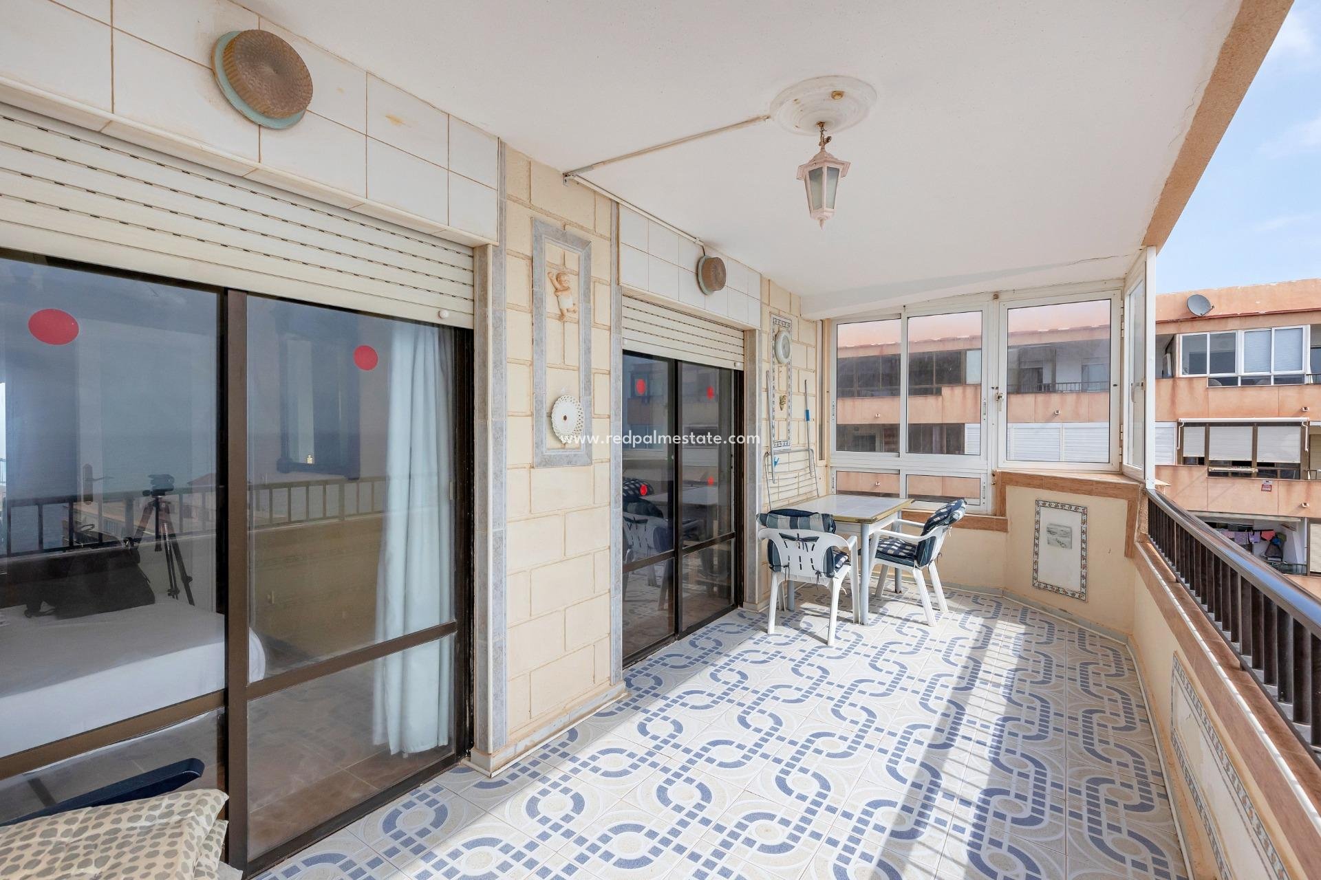 Reventa - Apartamento -
Torrevieja - Cabo cervera