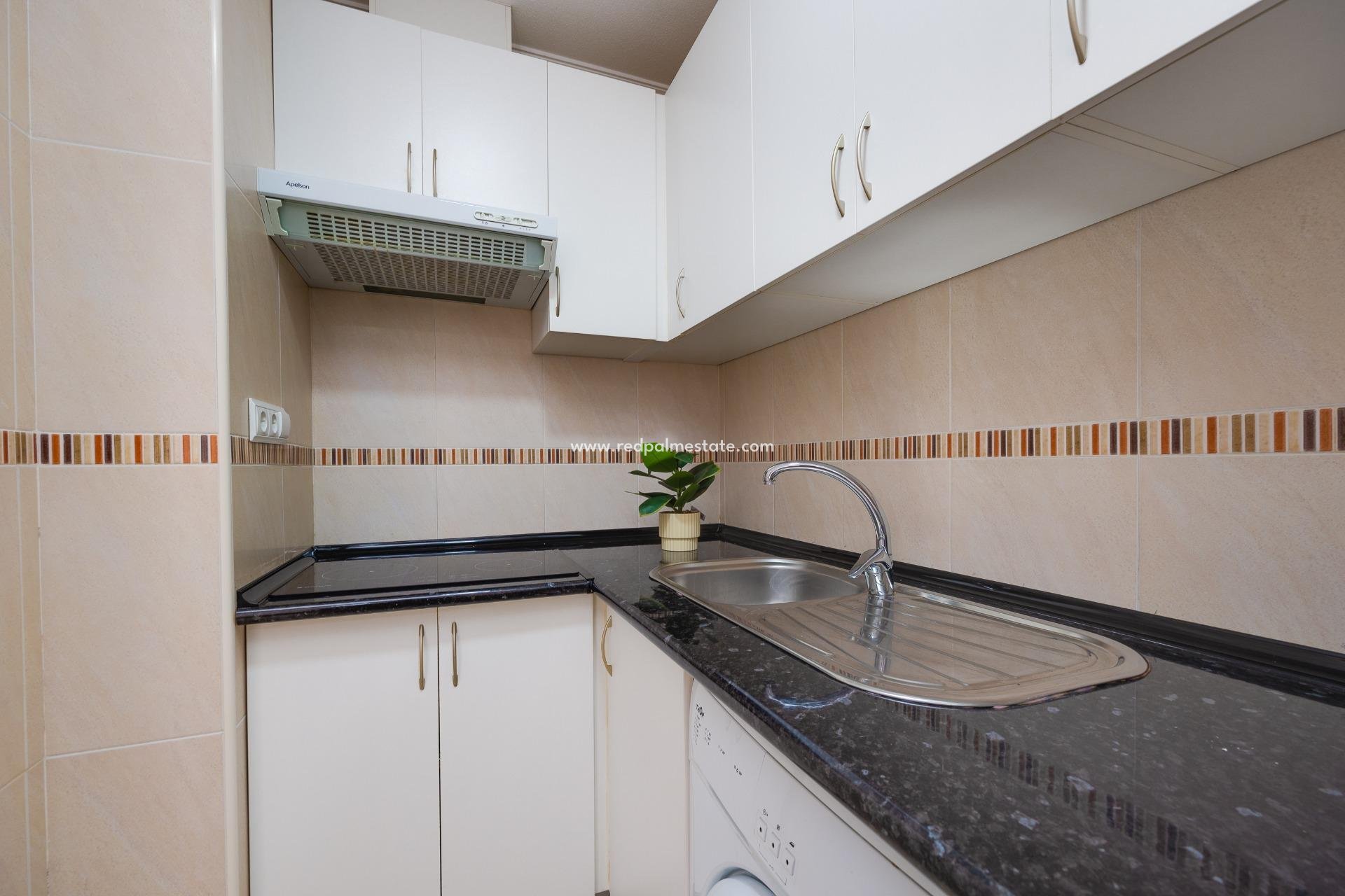 Reventa - Apartamento -
Torrevieja - Centro Torrevieja