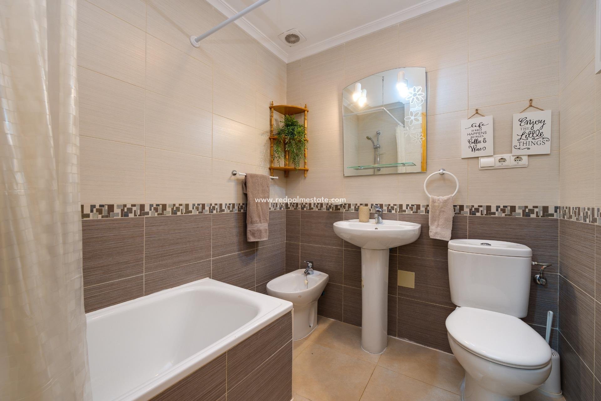 Reventa - Apartamento -
Torrevieja - Centro Torrevieja