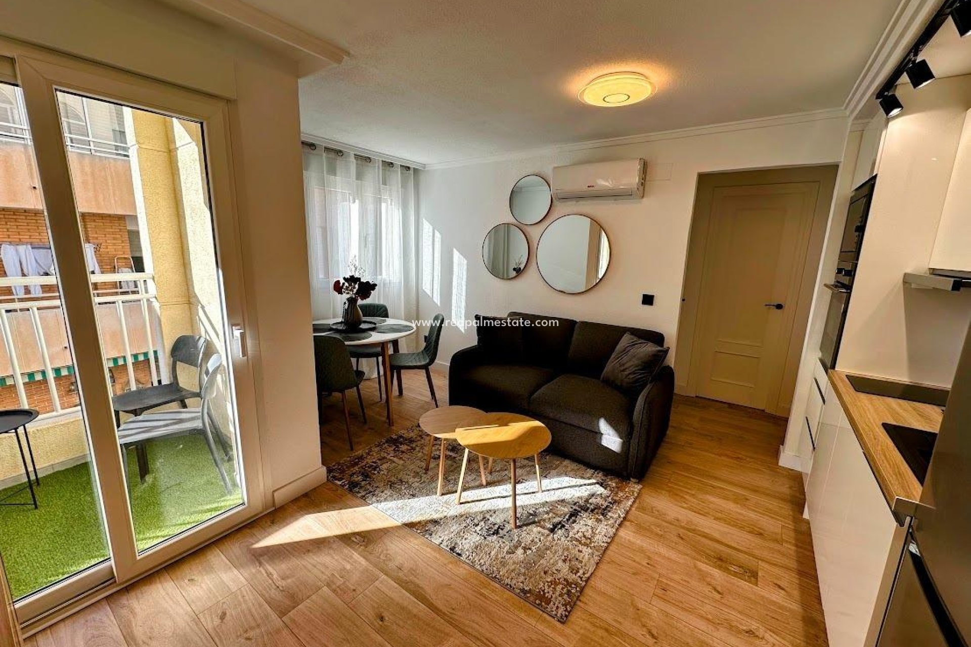 Reventa - Apartamento -
Torrevieja - Centro Torrevieja