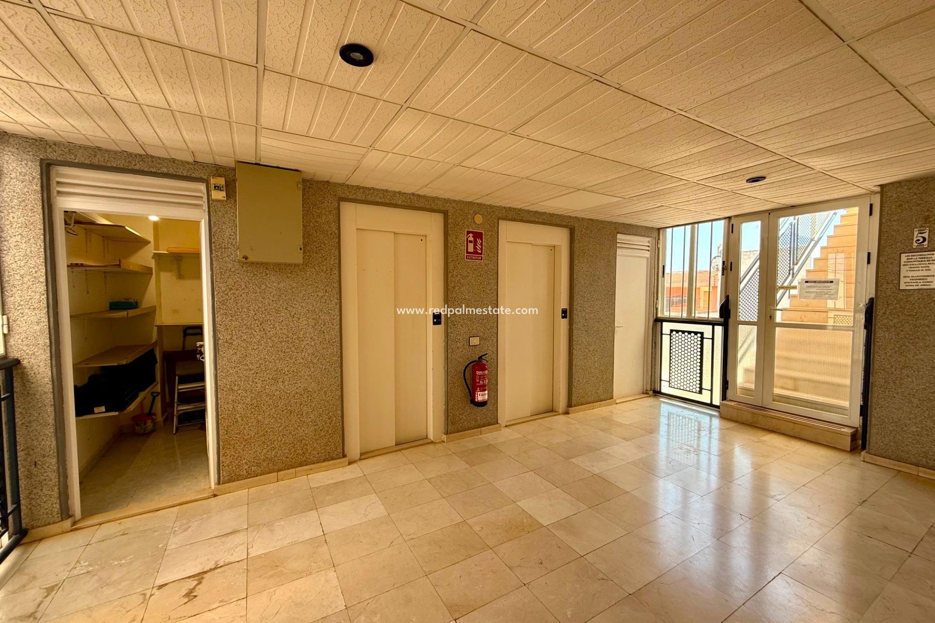 Reventa - Apartamento -
Torrevieja - Centro Torrevieja