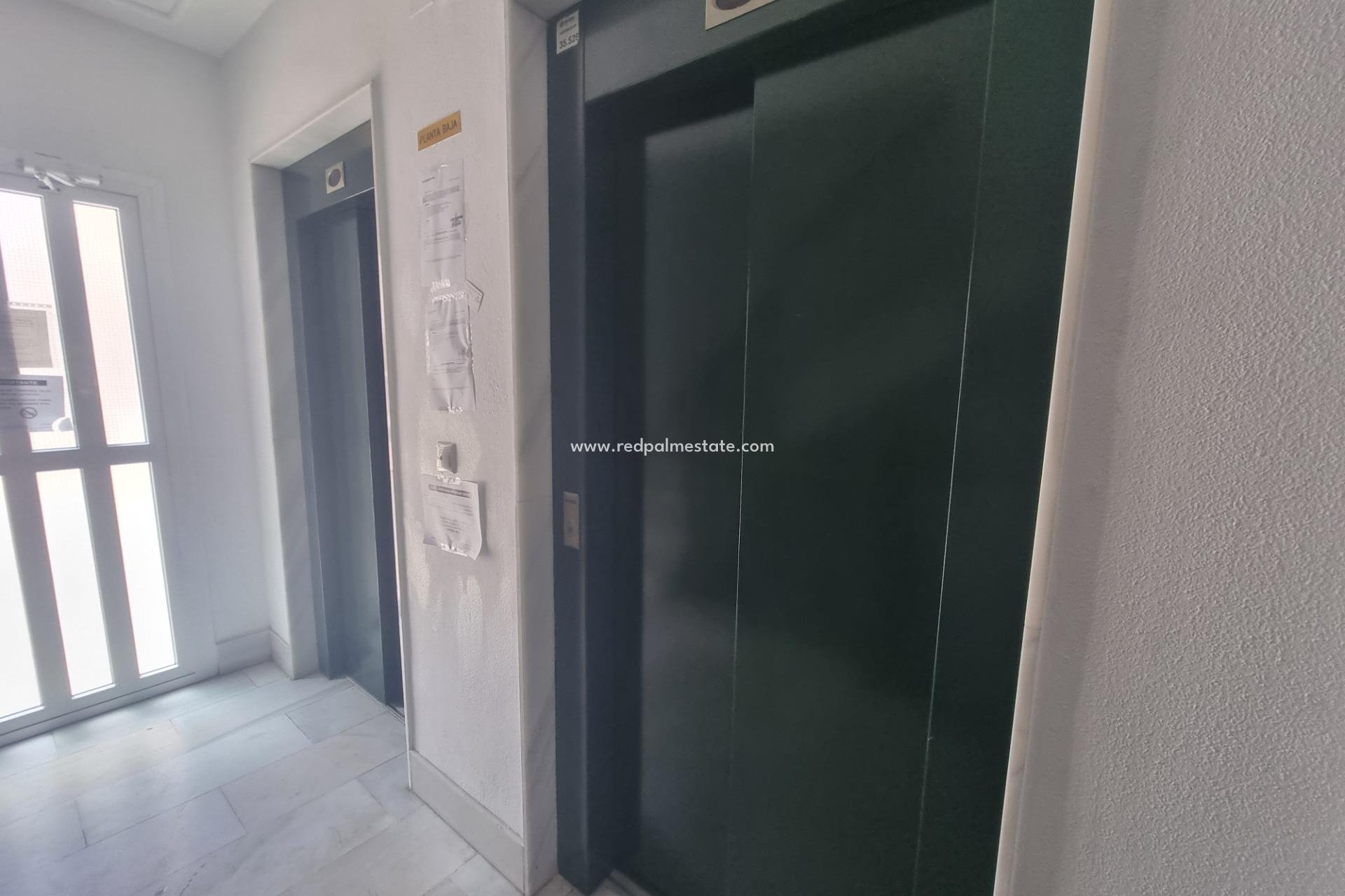 Reventa - Apartamento -
Torrevieja - Centro Torrevieja