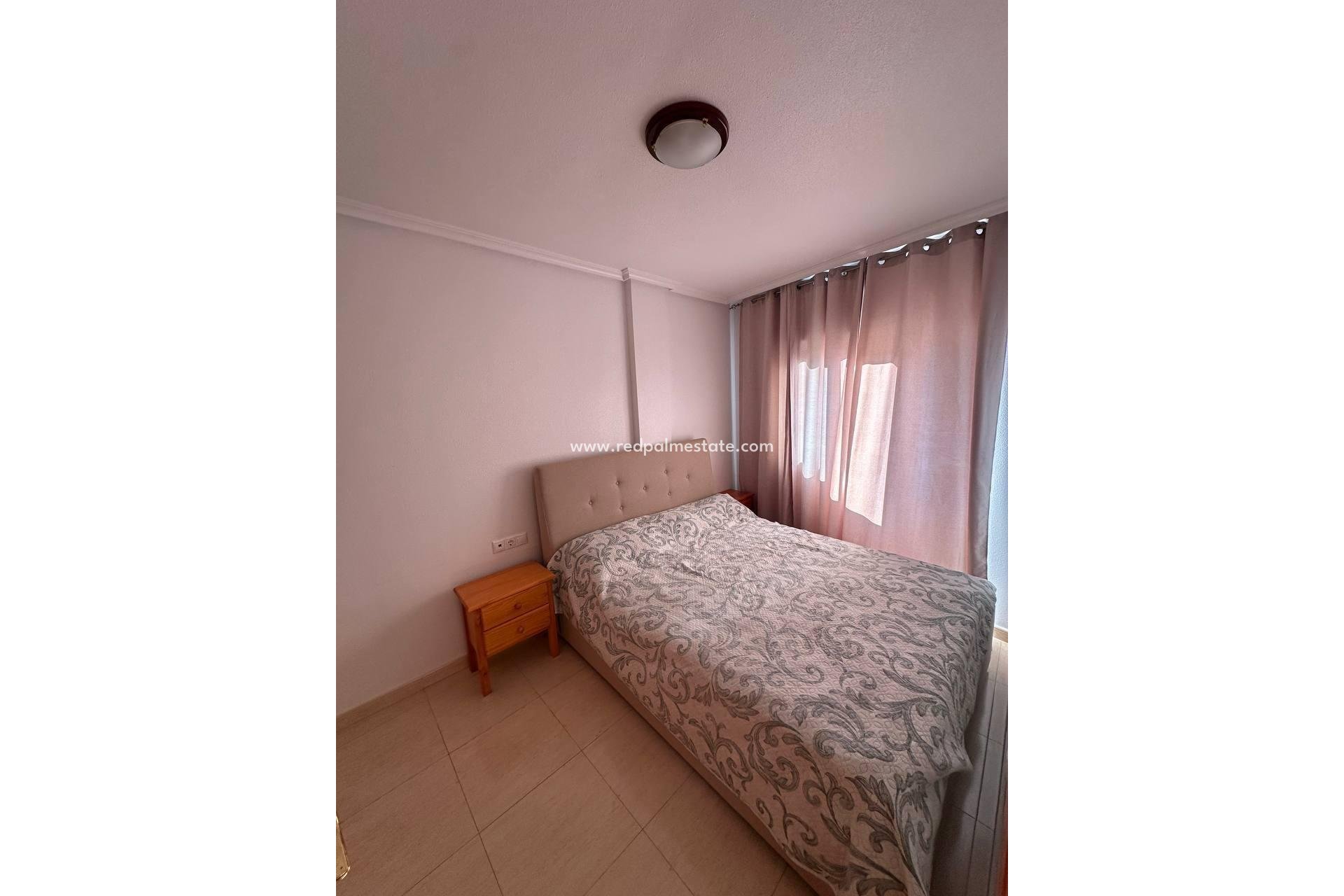 Reventa - Apartamento -
Torrevieja - Centro Torrevieja