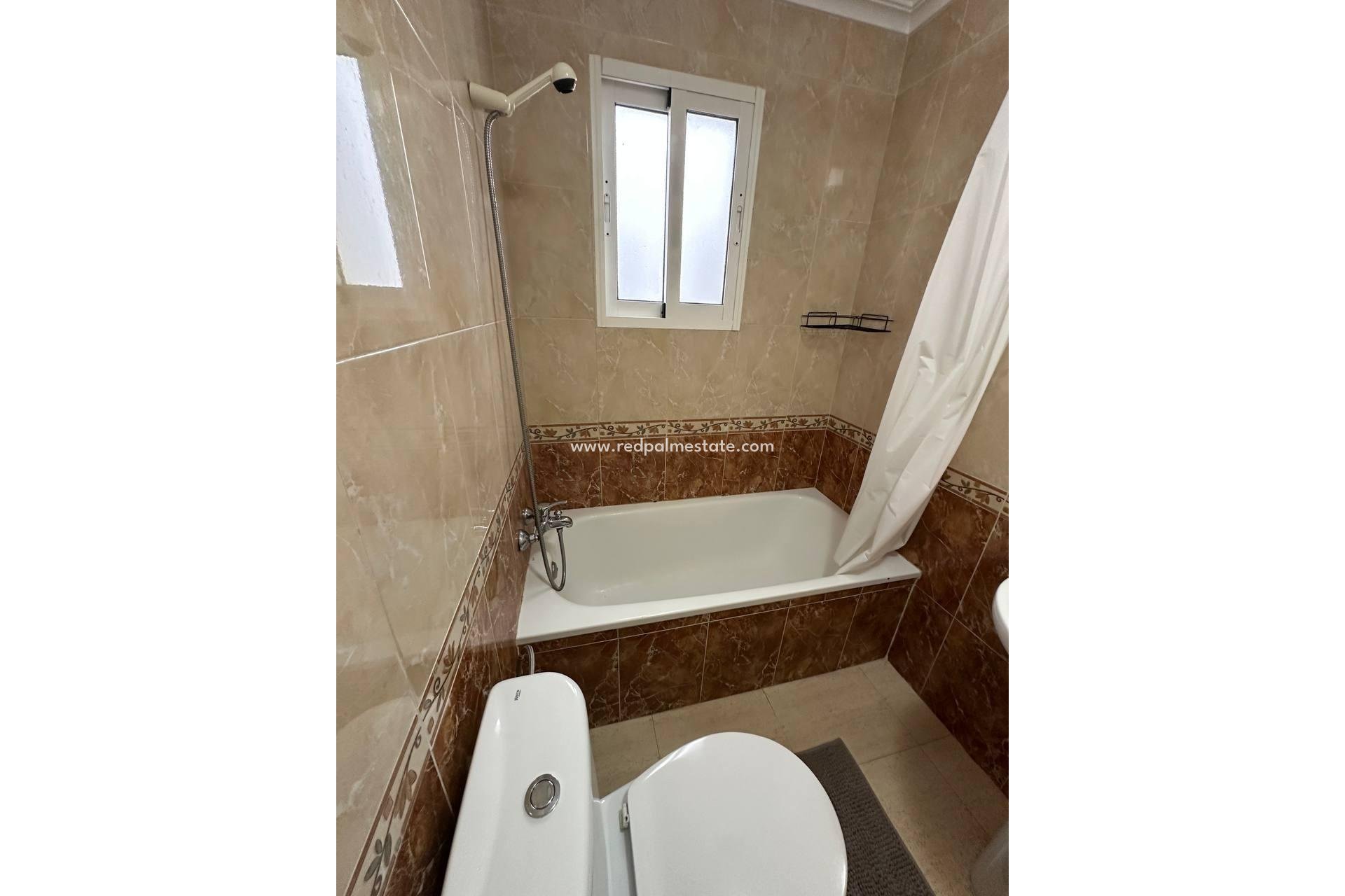 Reventa - Apartamento -
Torrevieja - Centro Torrevieja