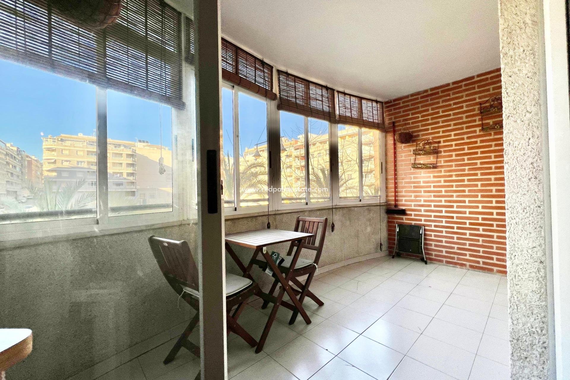 Reventa - Apartamento -
Torrevieja - Centro Torrevieja