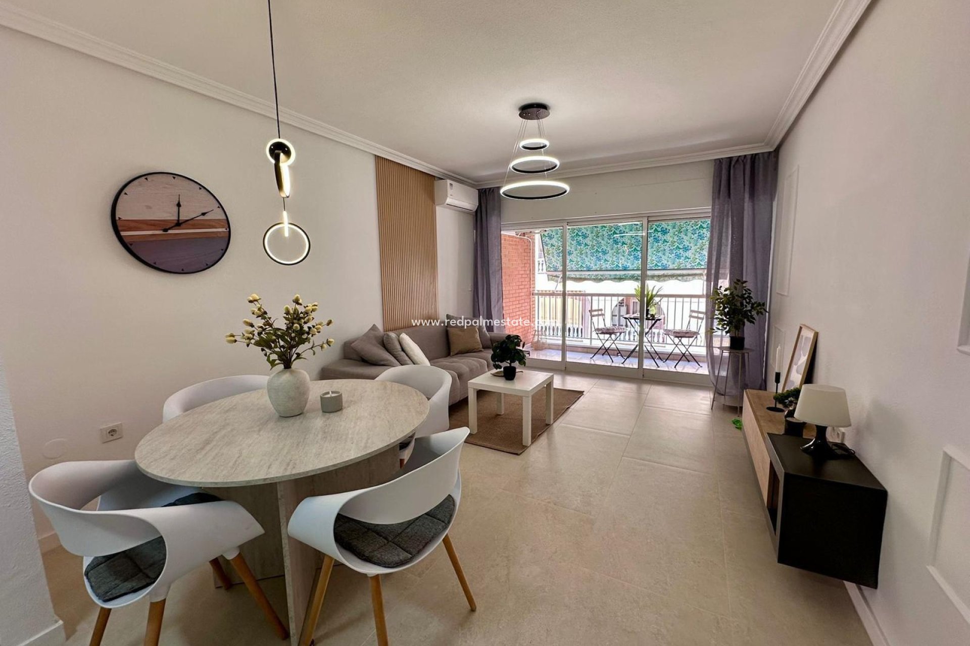 Reventa - Apartamento -
Torrevieja - Centro Torrevieja