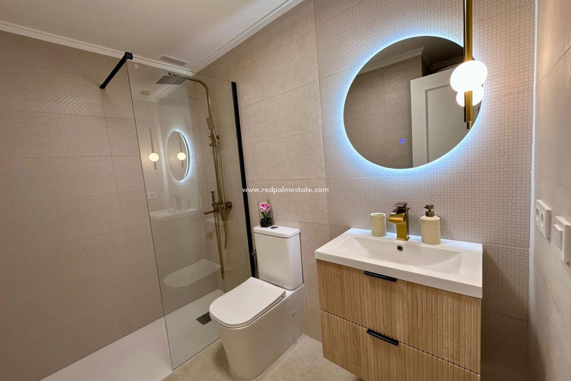 Reventa - Apartamento -
Torrevieja - Centro Torrevieja