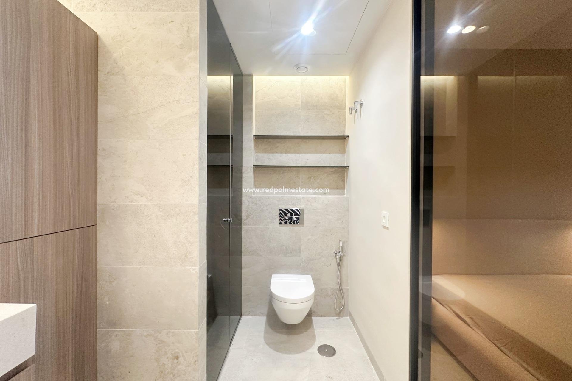 Reventa - Apartamento -
Torrevieja - Centro Torrevieja