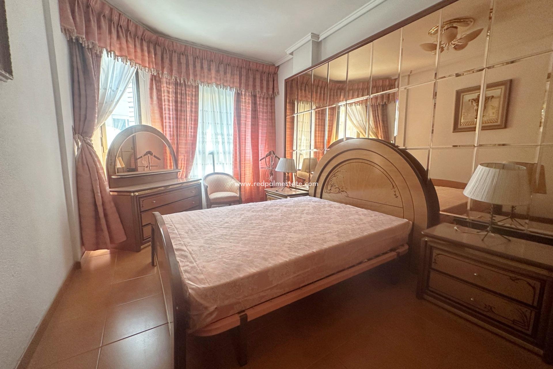 Reventa - Apartamento -
Torrevieja - Centro Torrevieja