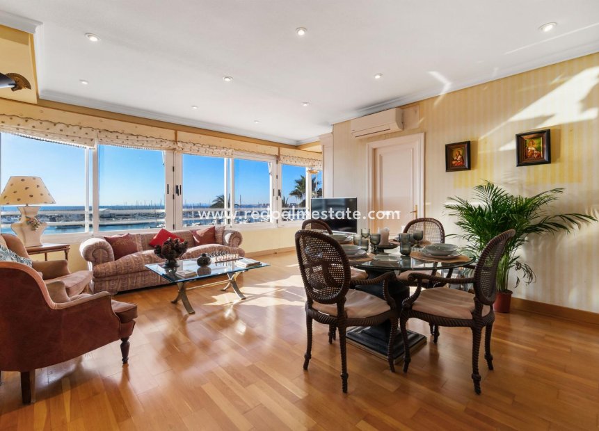 Reventa - Apartamento -
Torrevieja - Centro Torrevieja