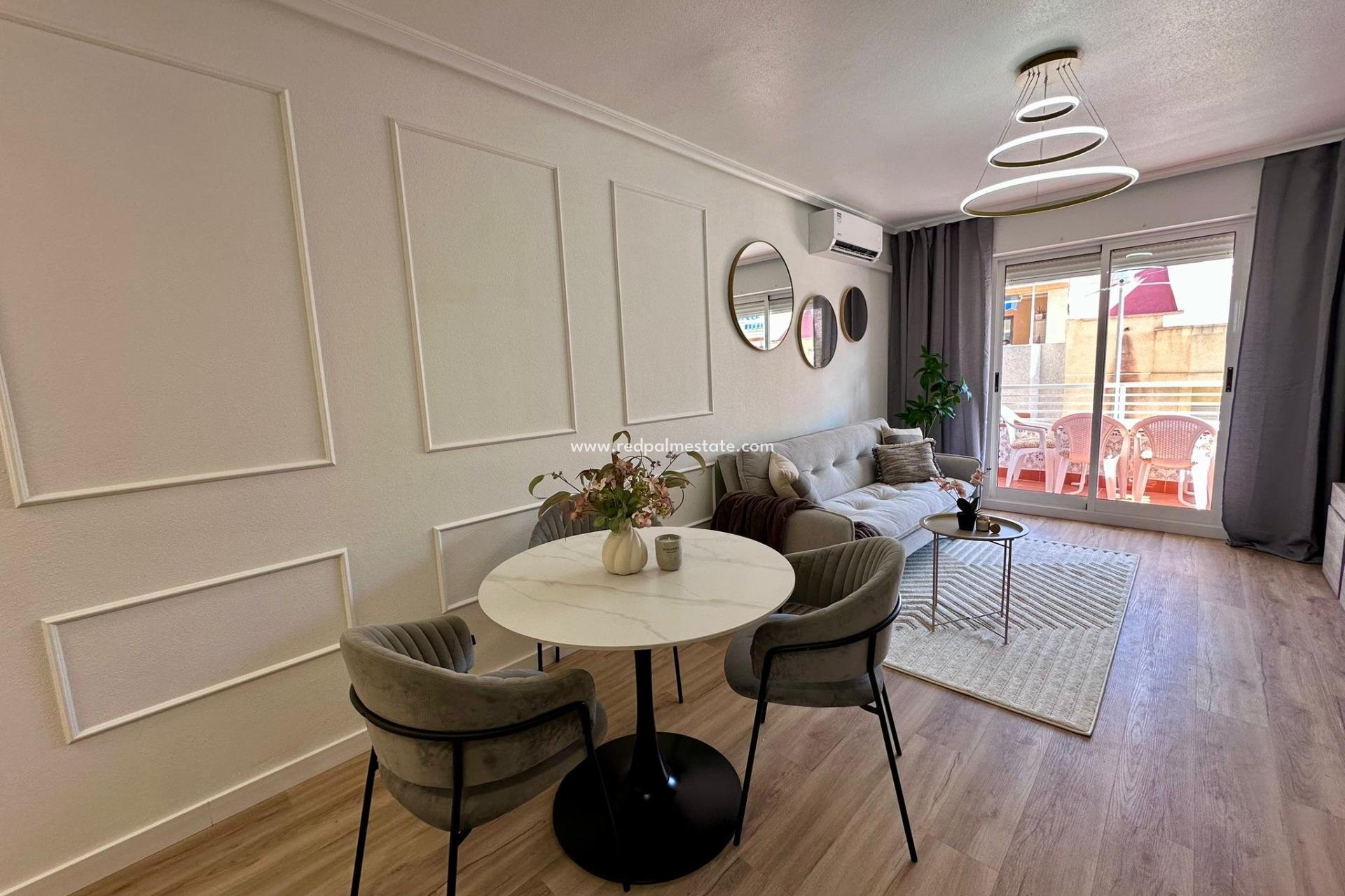 Reventa - Apartamento -
Torrevieja - Centro Torrevieja