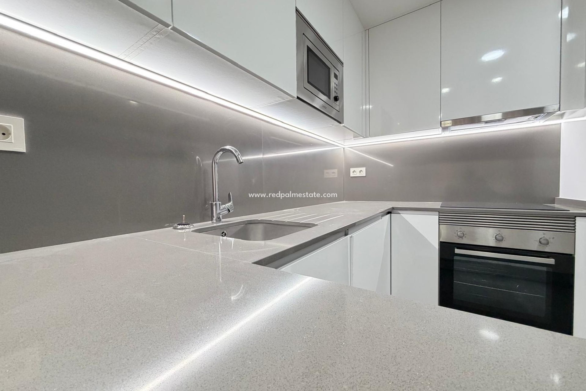 Reventa - Apartamento -
Torrevieja - Centro Torrevieja