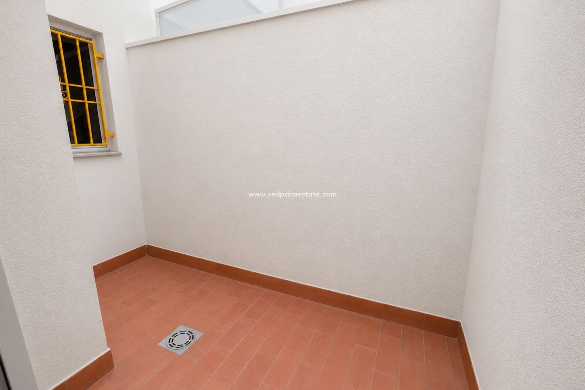 Reventa - Apartamento -
Torrevieja - Centro Torrevieja