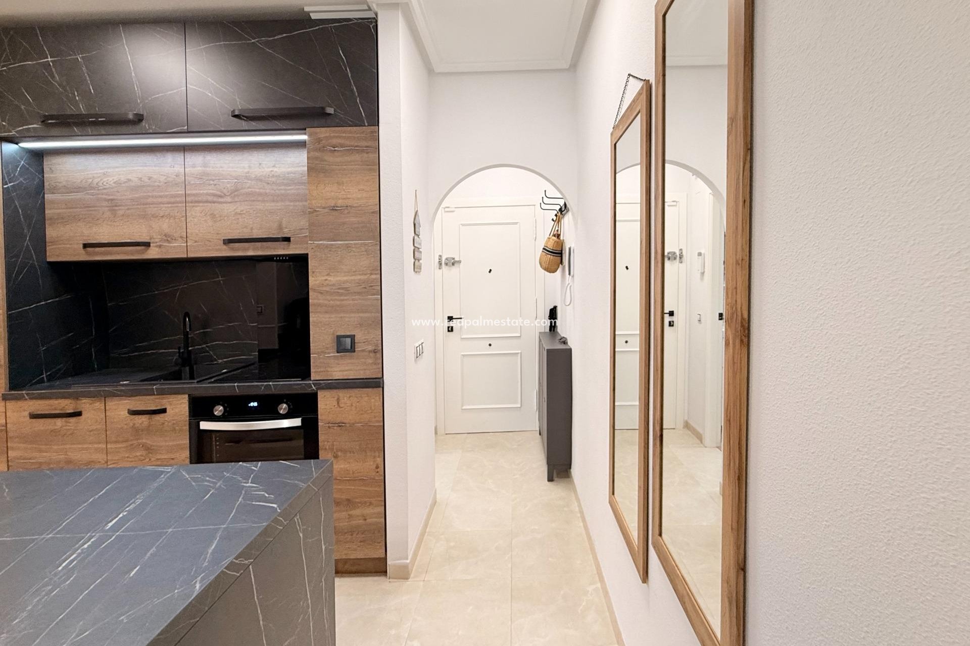 Reventa - Apartamento -
Torrevieja - Centro Torrevieja