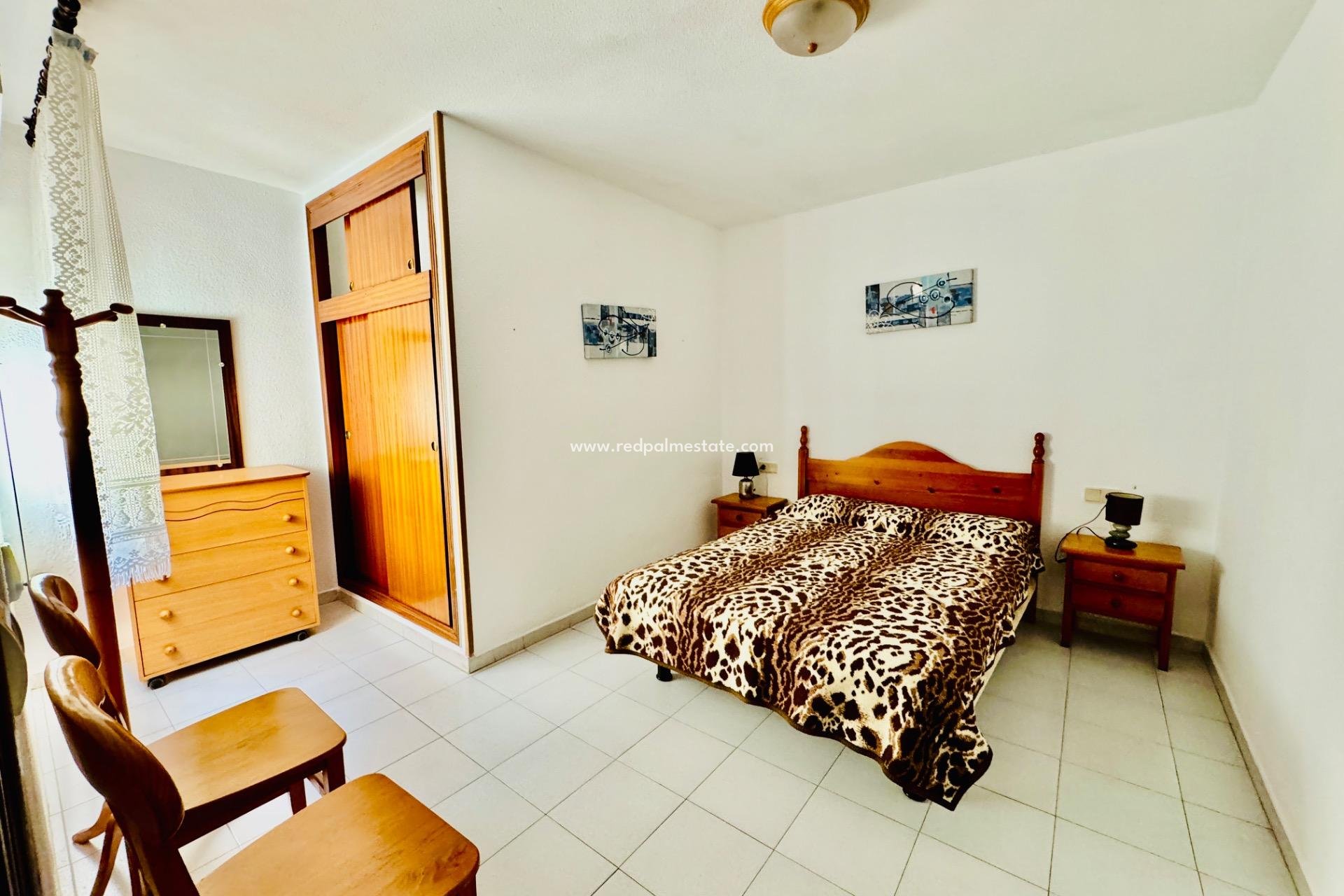 Reventa - Apartamento -
Torrevieja - Centro Torrevieja